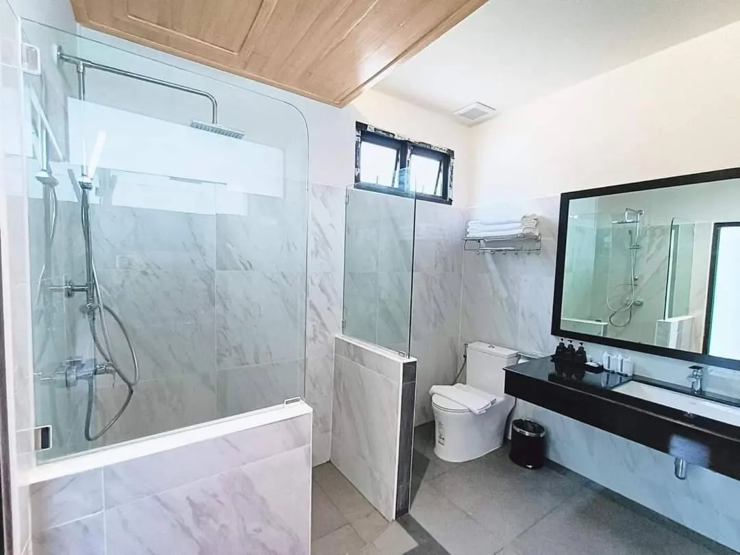 Bathroom in Southern Airport Hotel Hatyai