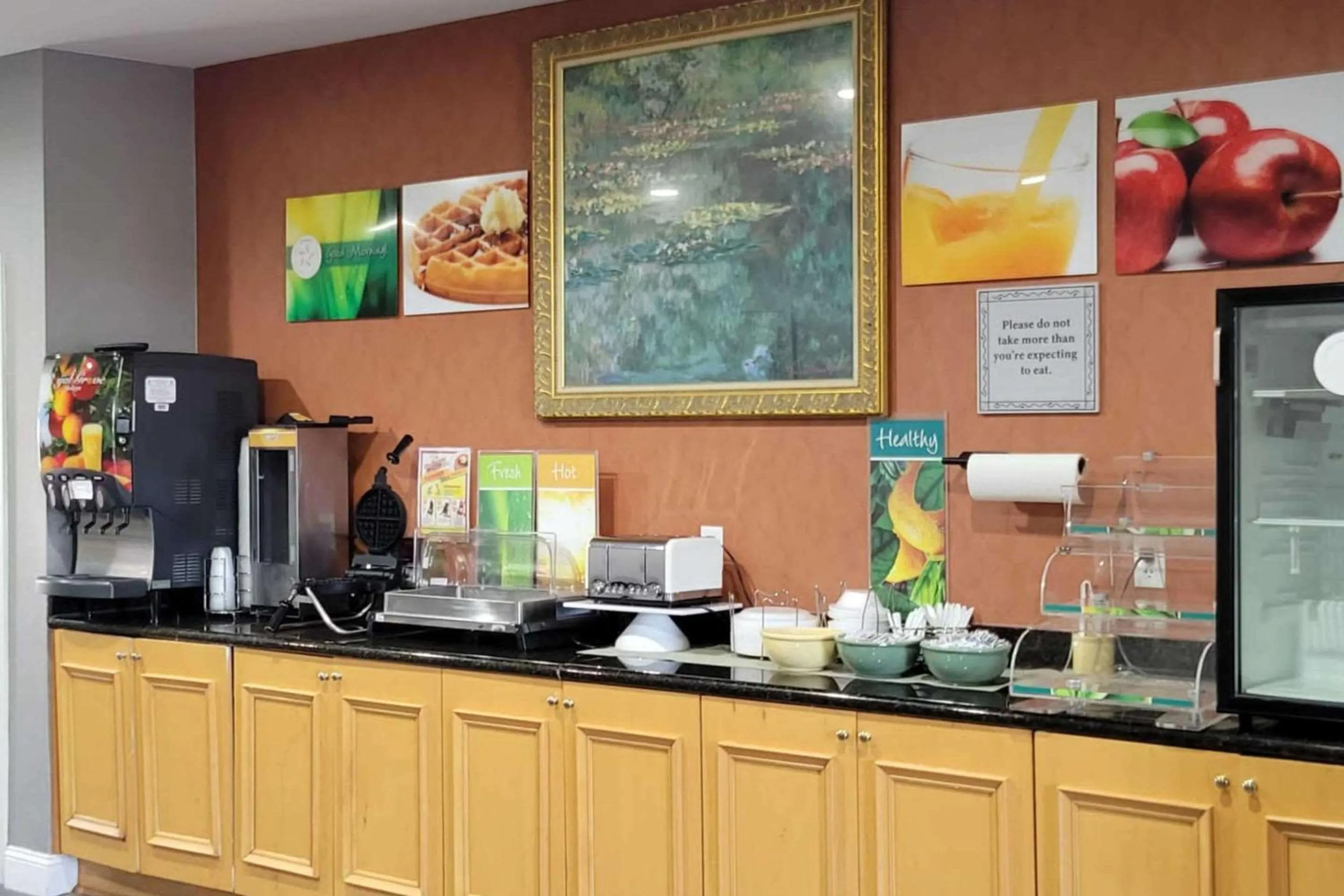 Breakfast in Quality Inn & Suites Quantico