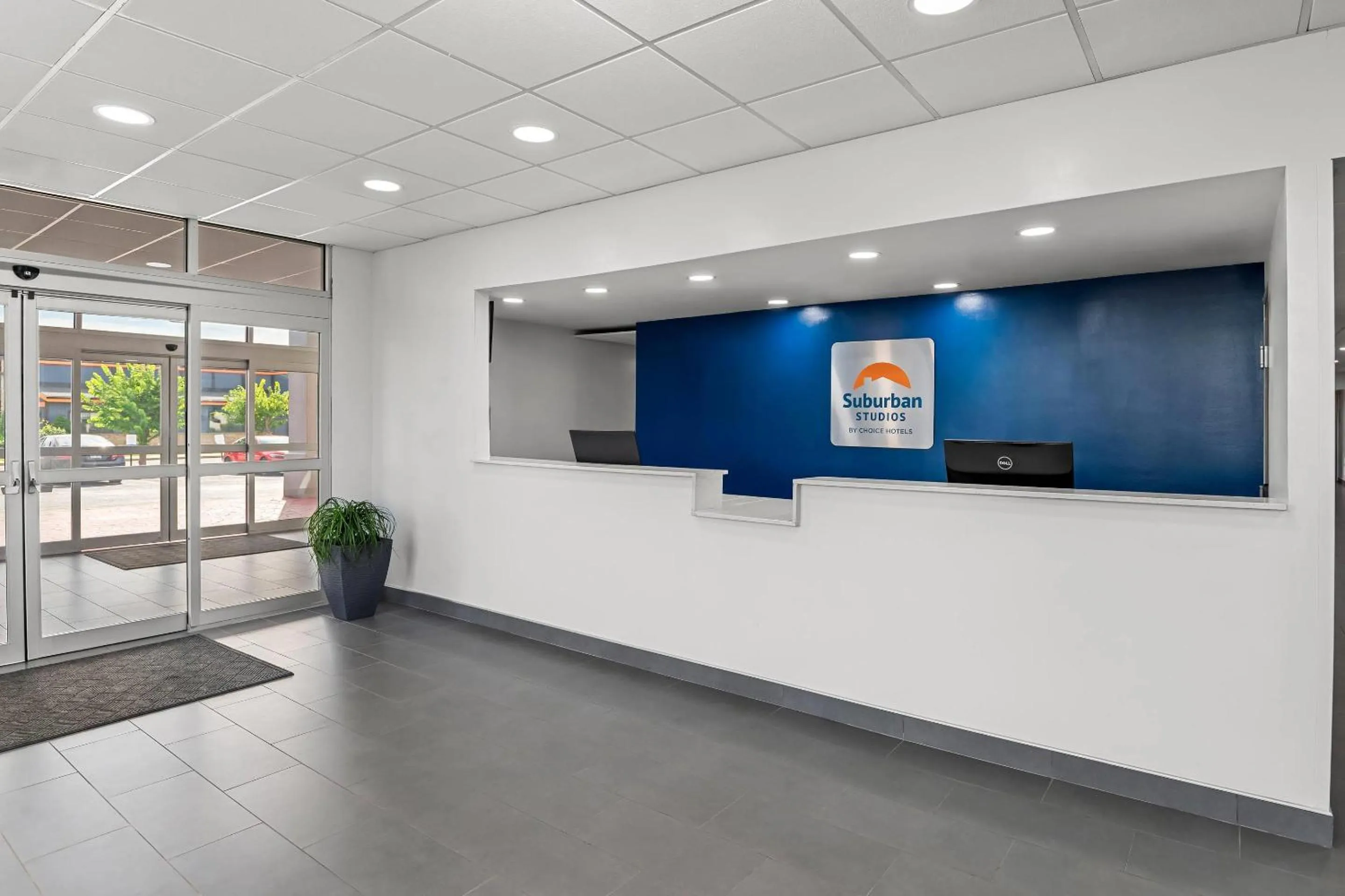Lobby or reception in Suburban Studios Chester I-95