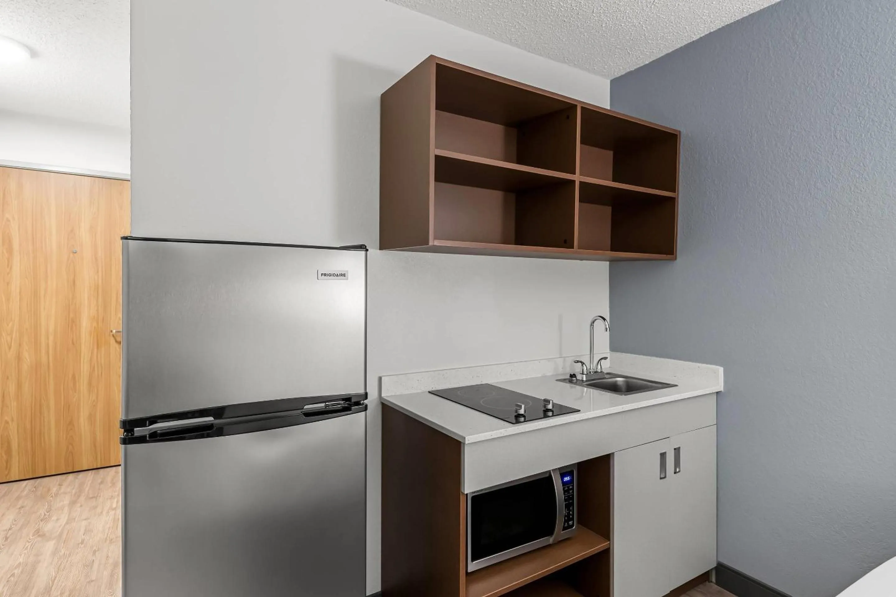 Bedroom in Suburban Studios Chester I-95