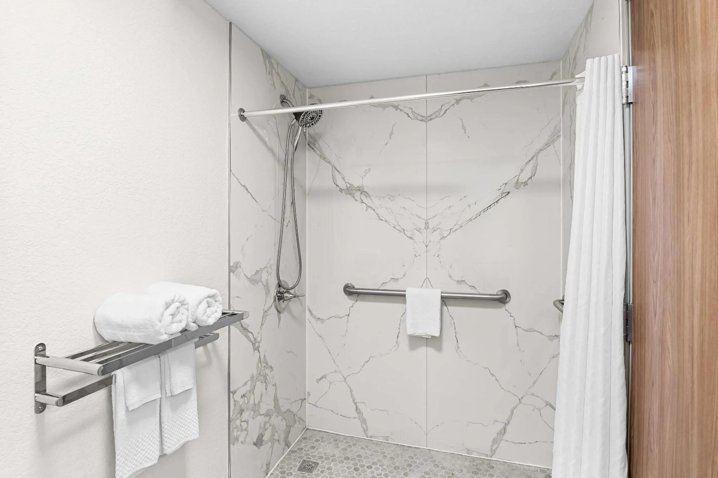 Bedroom in Suburban Studios Chester I-95