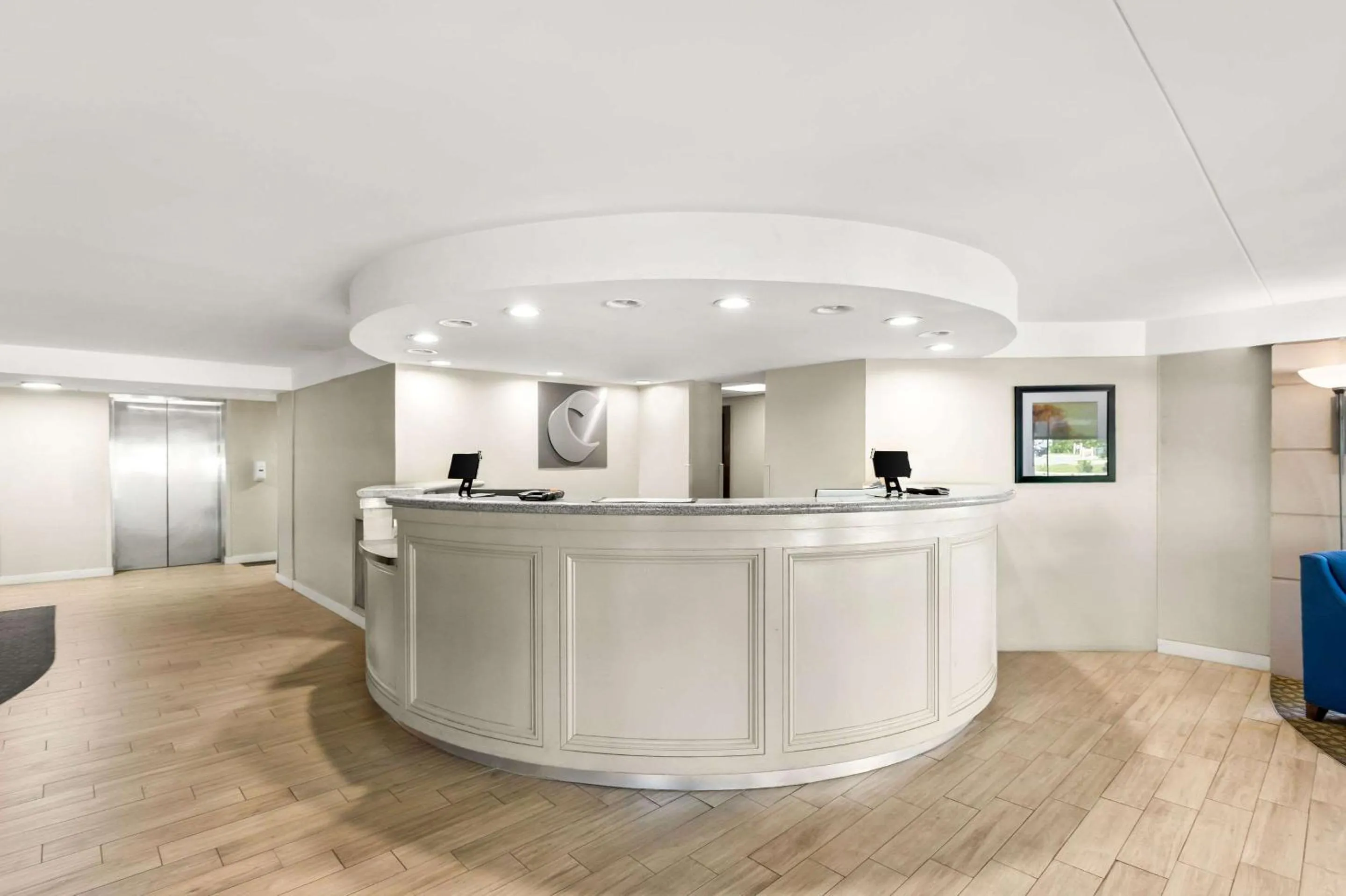 Lobby or reception in Comfort Inn White River Junction