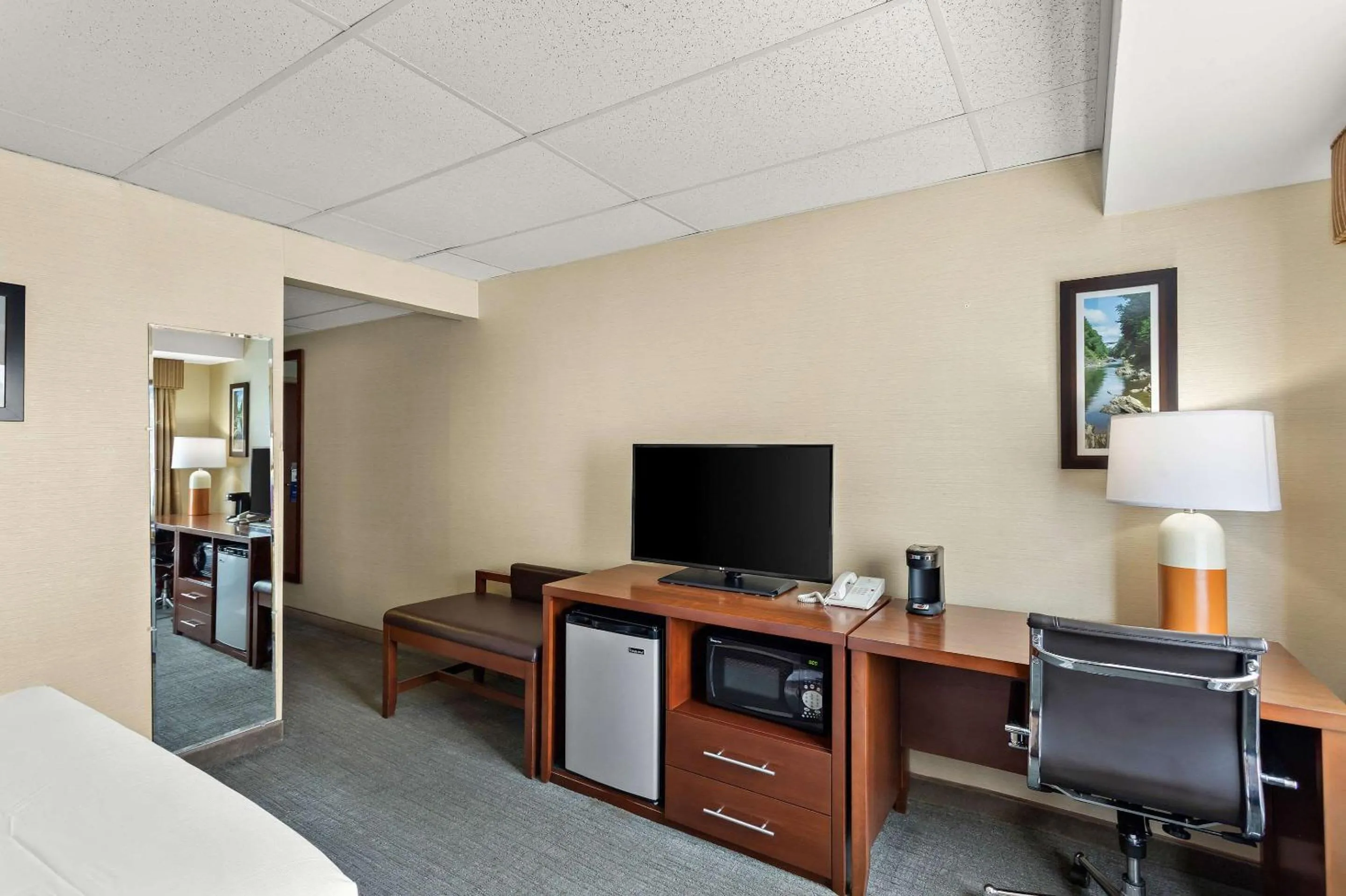 Bedroom, Bed in Comfort Inn White River Junction