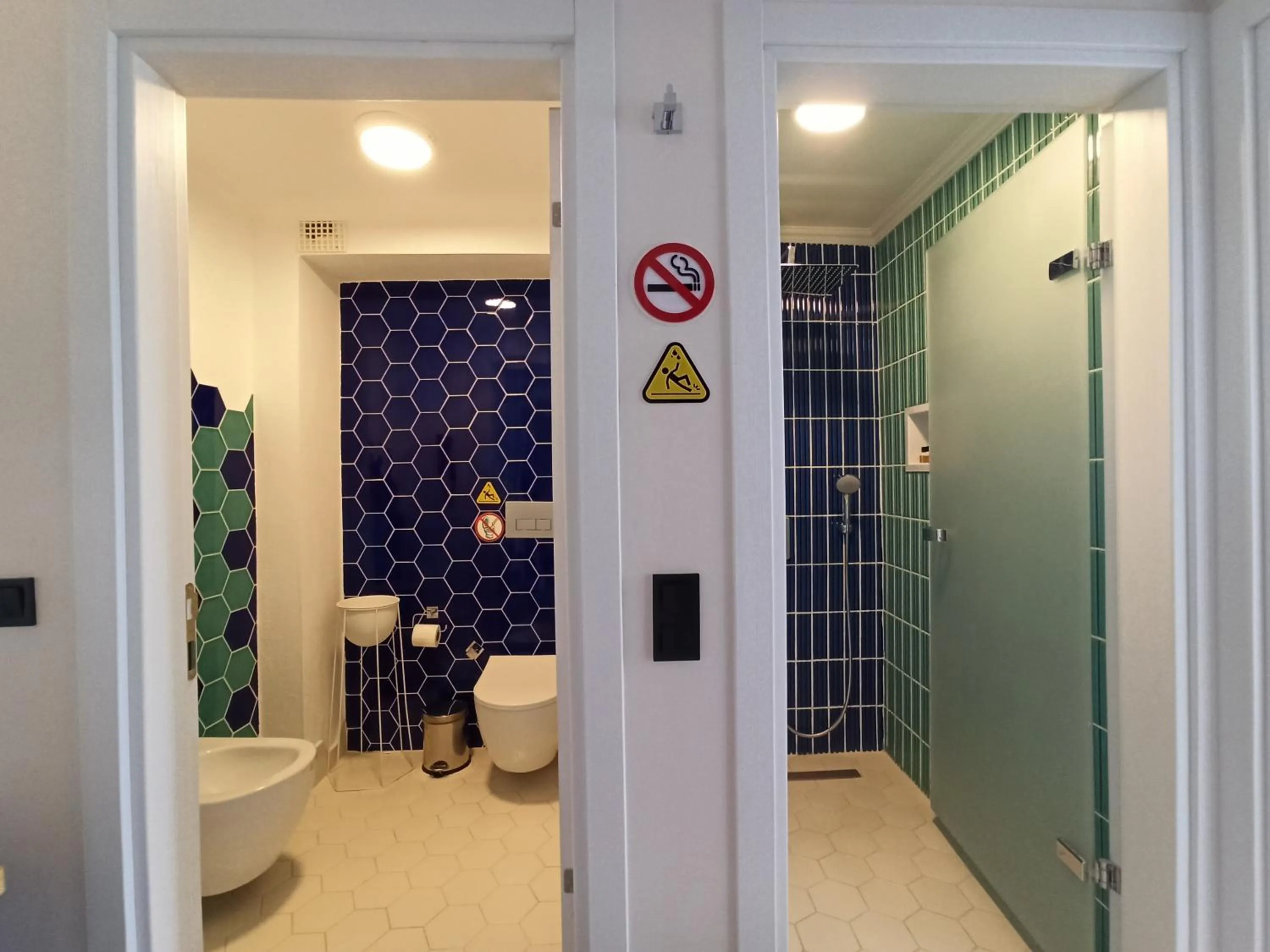 Toilet in Ece Marina Suites