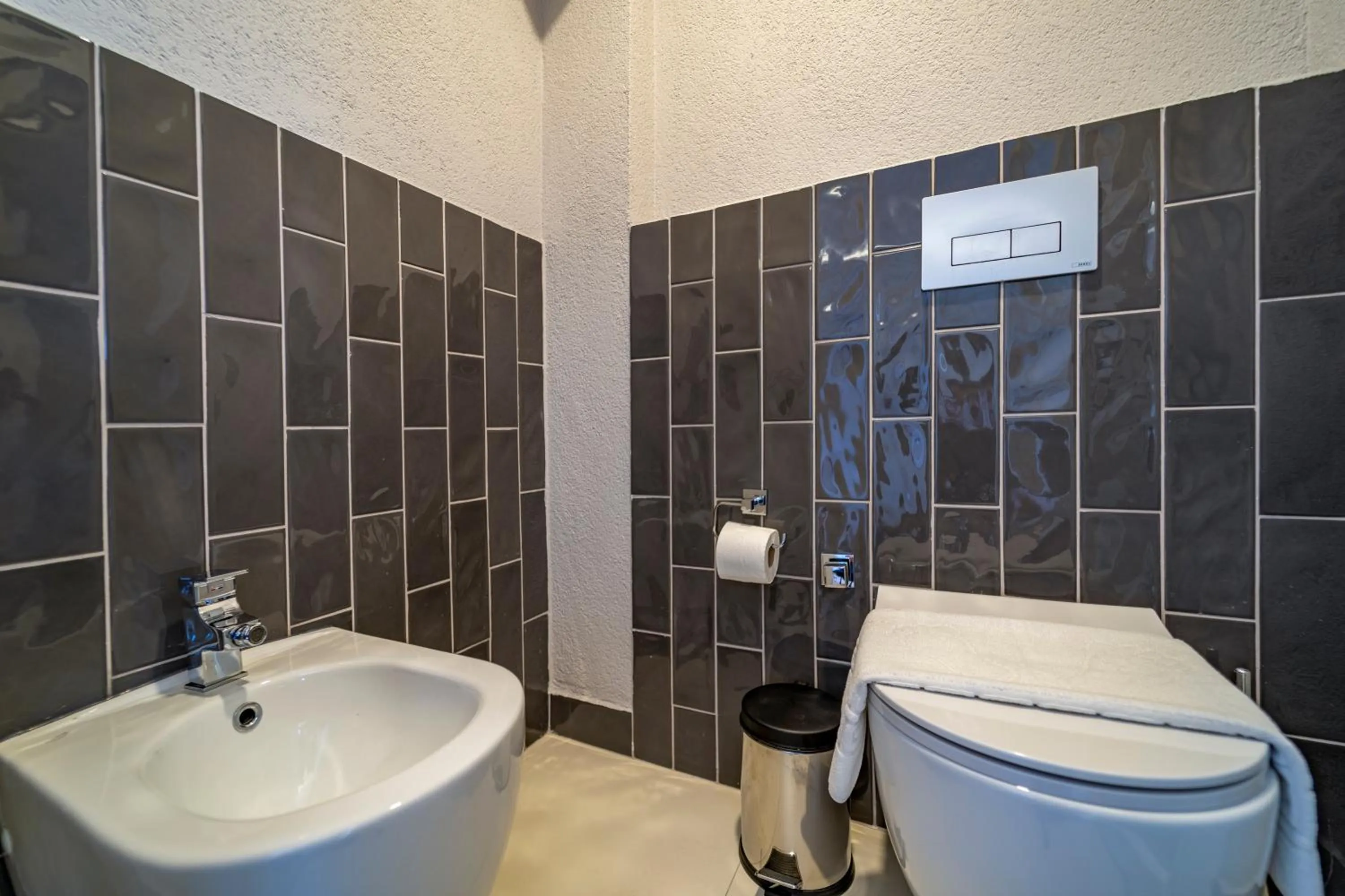 Toilet in Ece Marina Suites