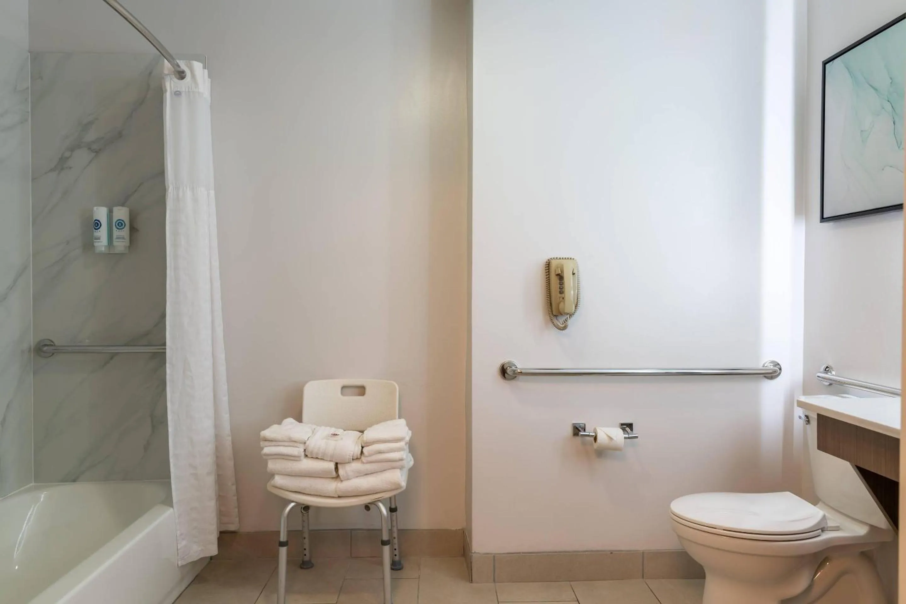 Bedroom in Comfort Inn & Suites Near Burke Mountain