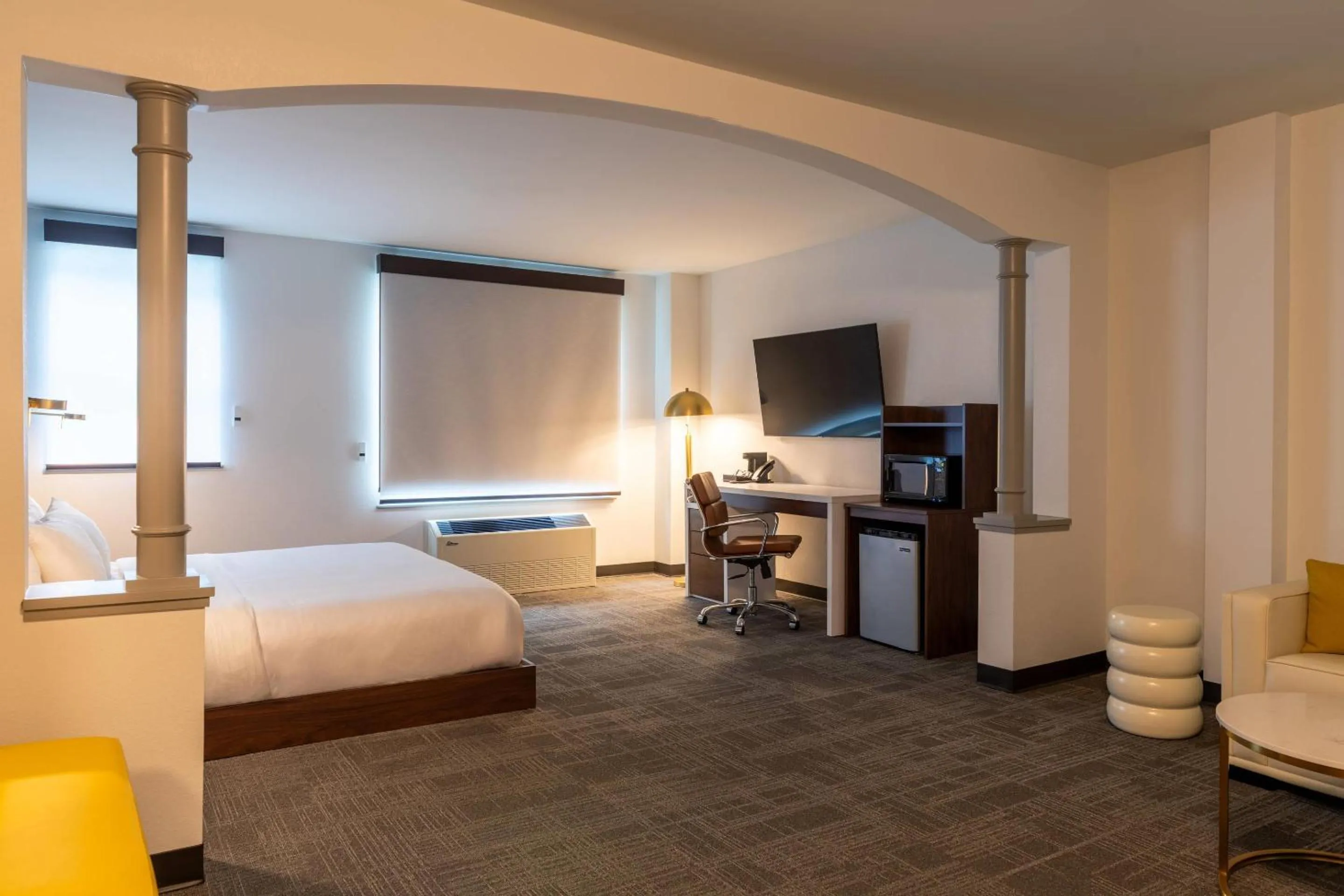 Bedroom, Bed in Comfort Inn & Suites Near Burke Mountain