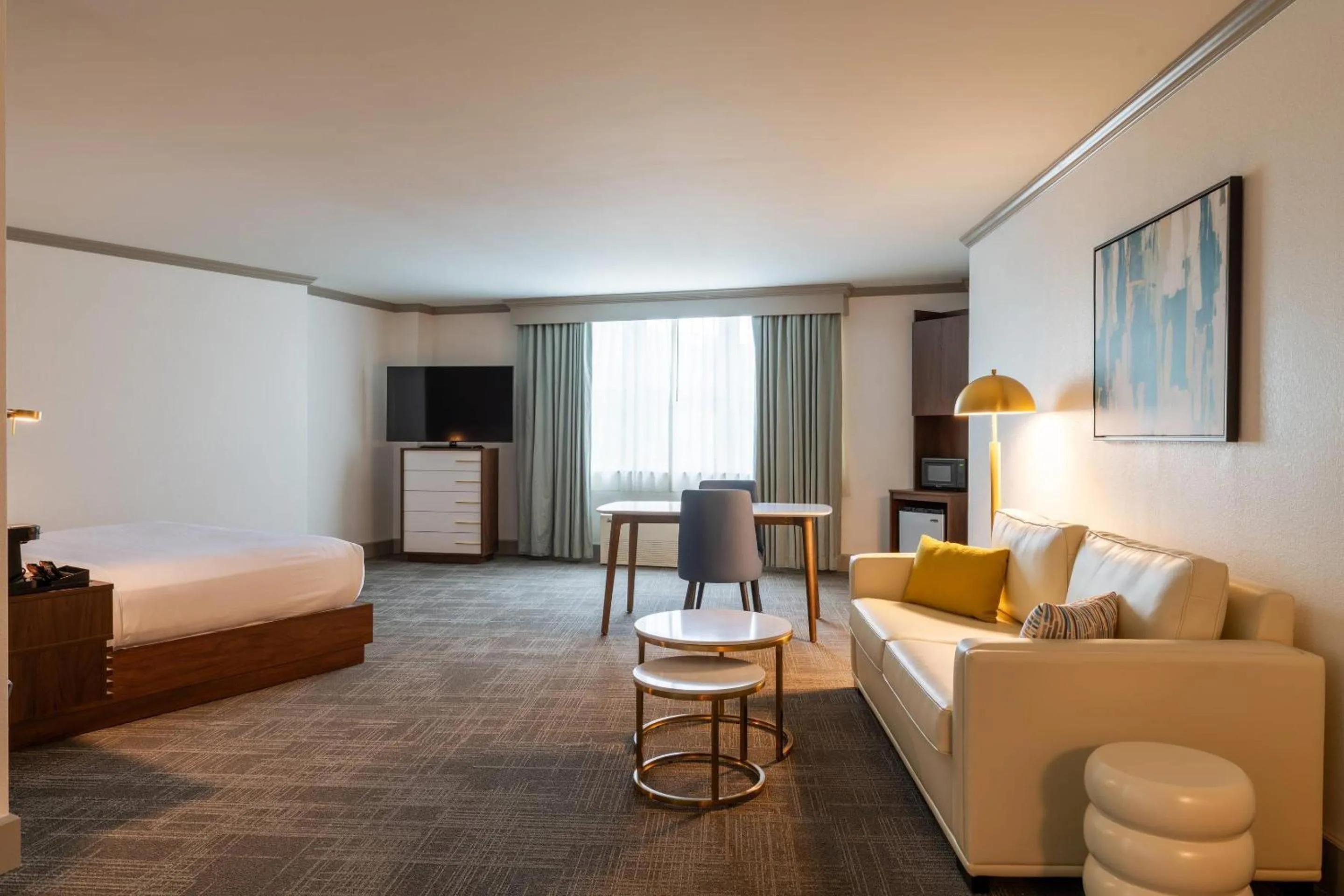 Bedroom, Bed in Comfort Inn & Suites Near Burke Mountain