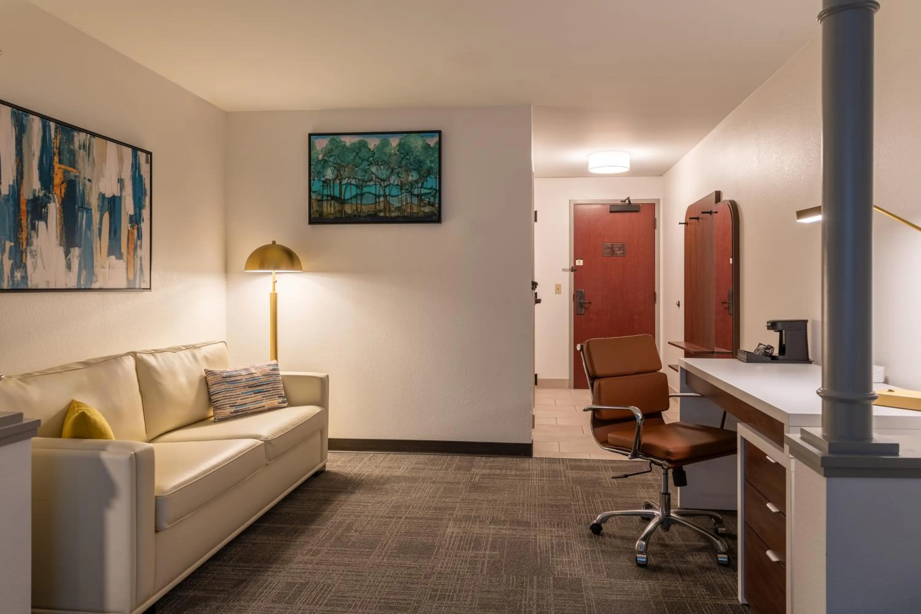 Seating area in Comfort Inn & Suites Near Burke Mountain