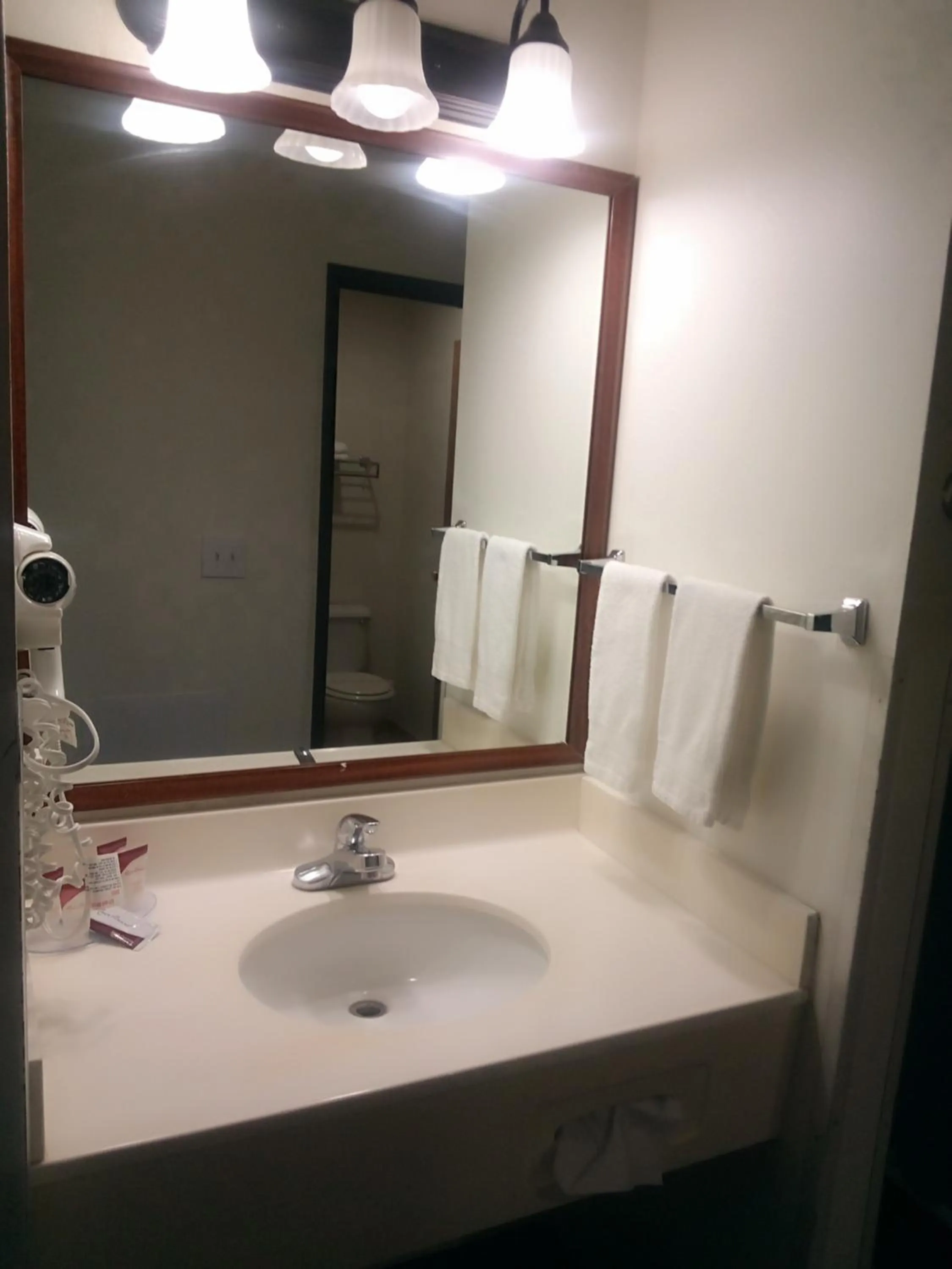 FairBridge Inn & Suites Sunnyside