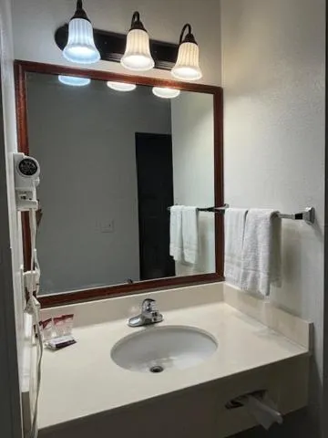 FairBridge Inn & Suites Sunnyside