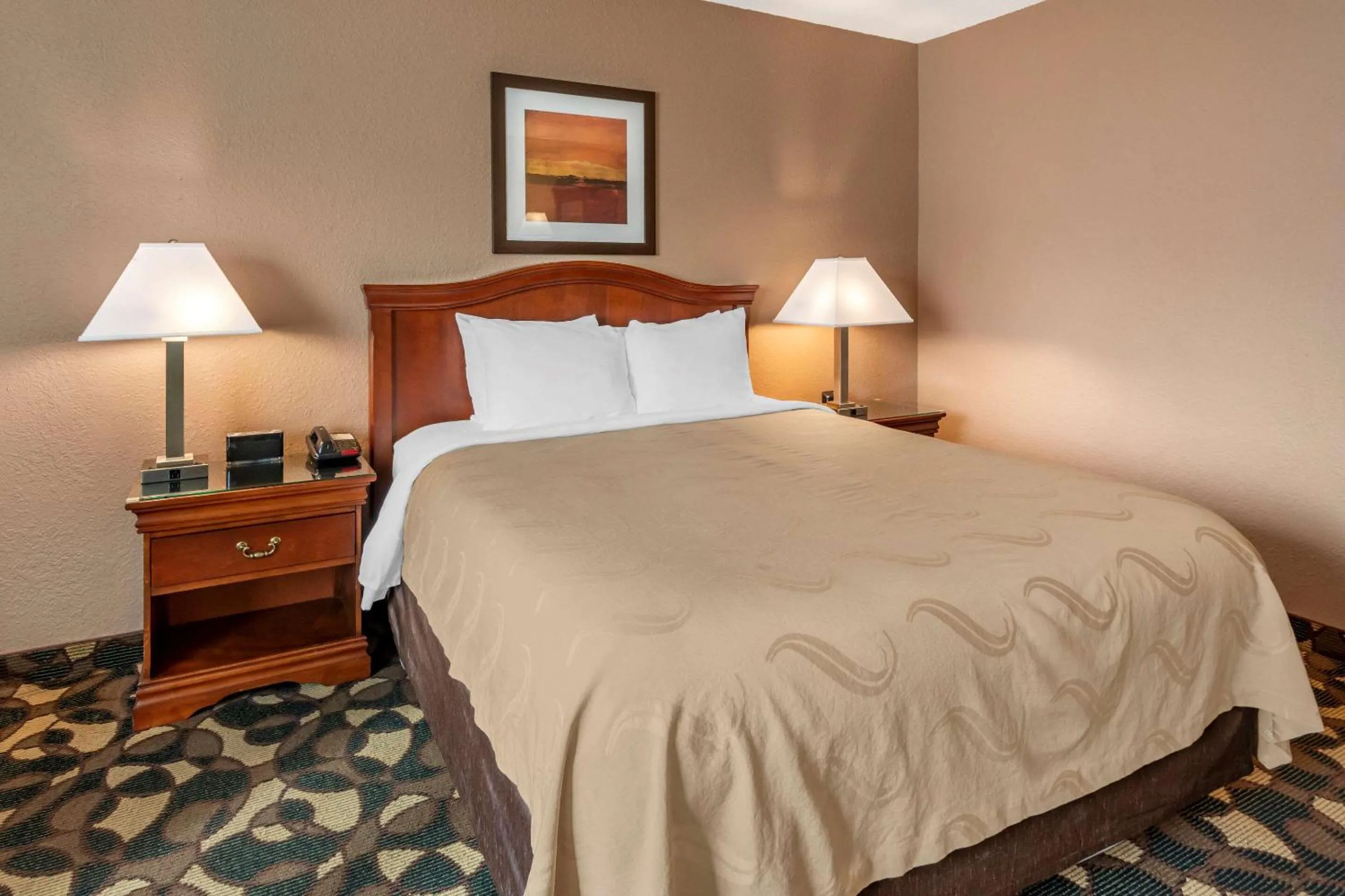 Photo of the whole room in Quality Inn Paradise Creek