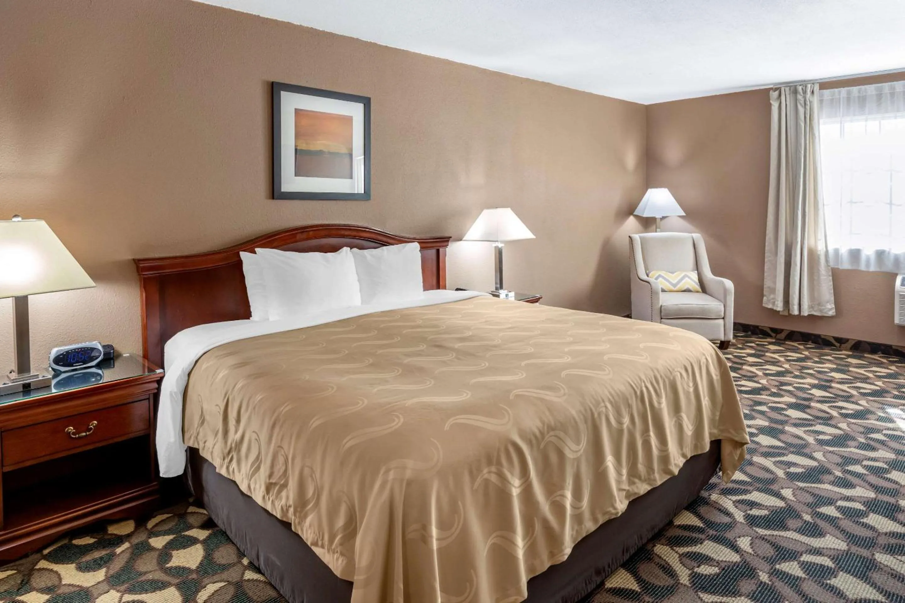 Photo of the whole room in Quality Inn Paradise Creek