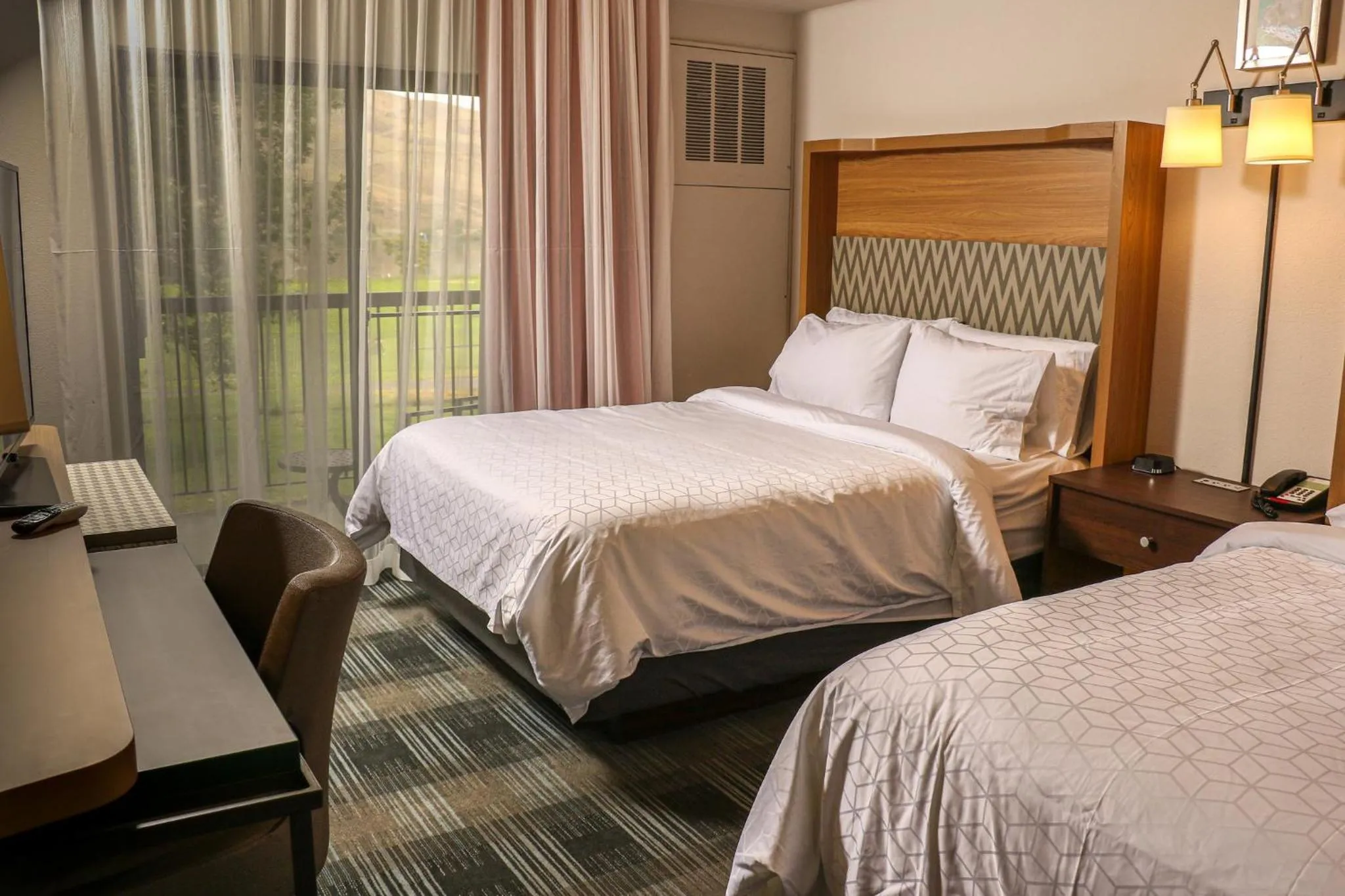 Photo of the whole room, Bed in Holiday Inn Clarkston - Lewiston by IHG