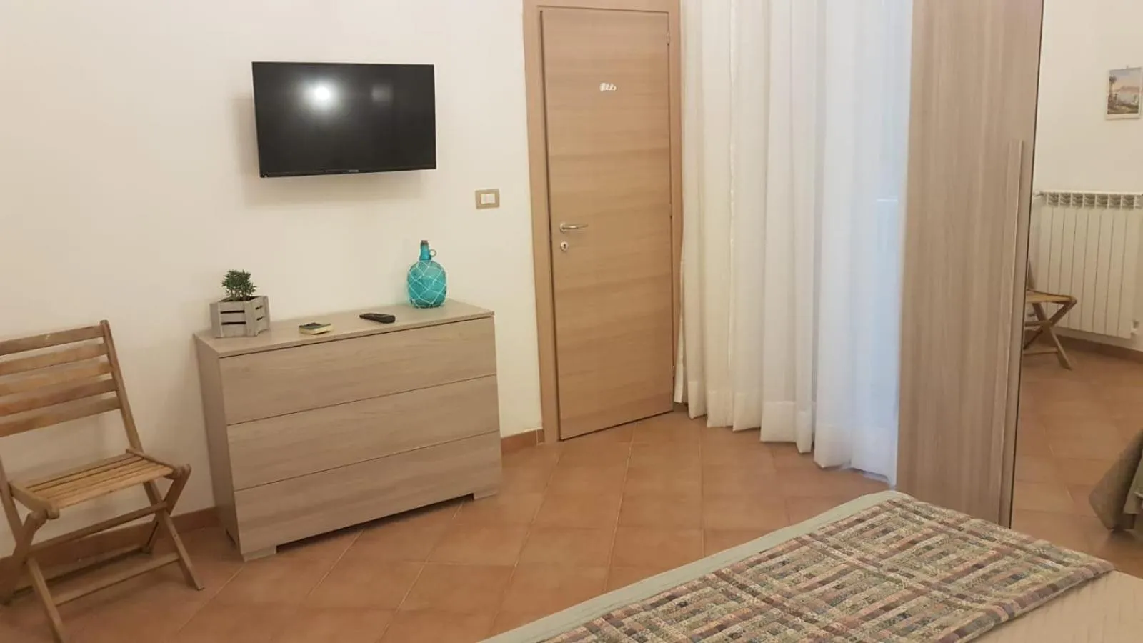 TV and multimedia in B&B Napoli Storica