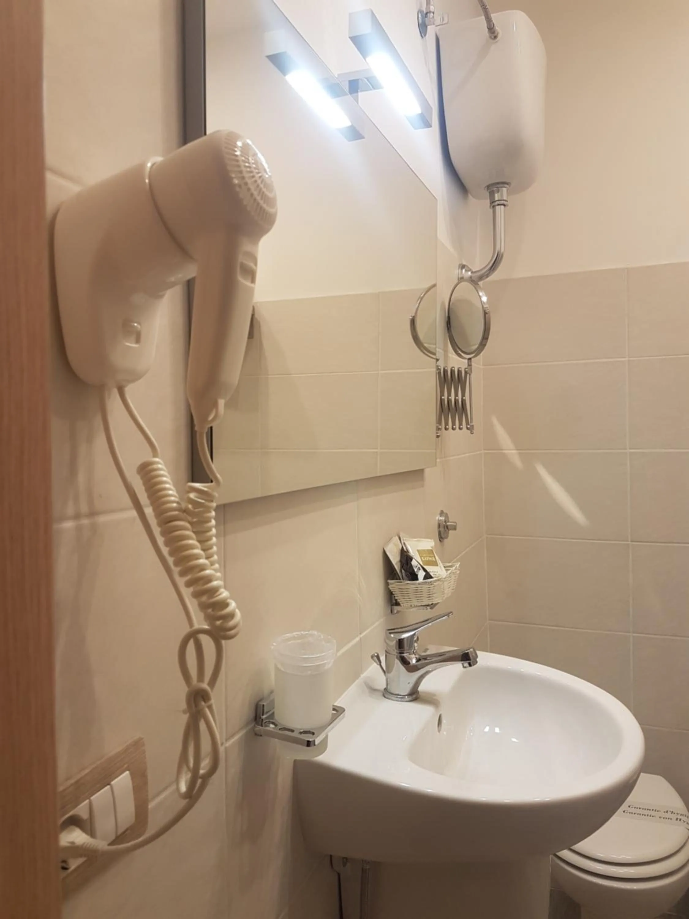 Bathroom in B&B Napoli Storica