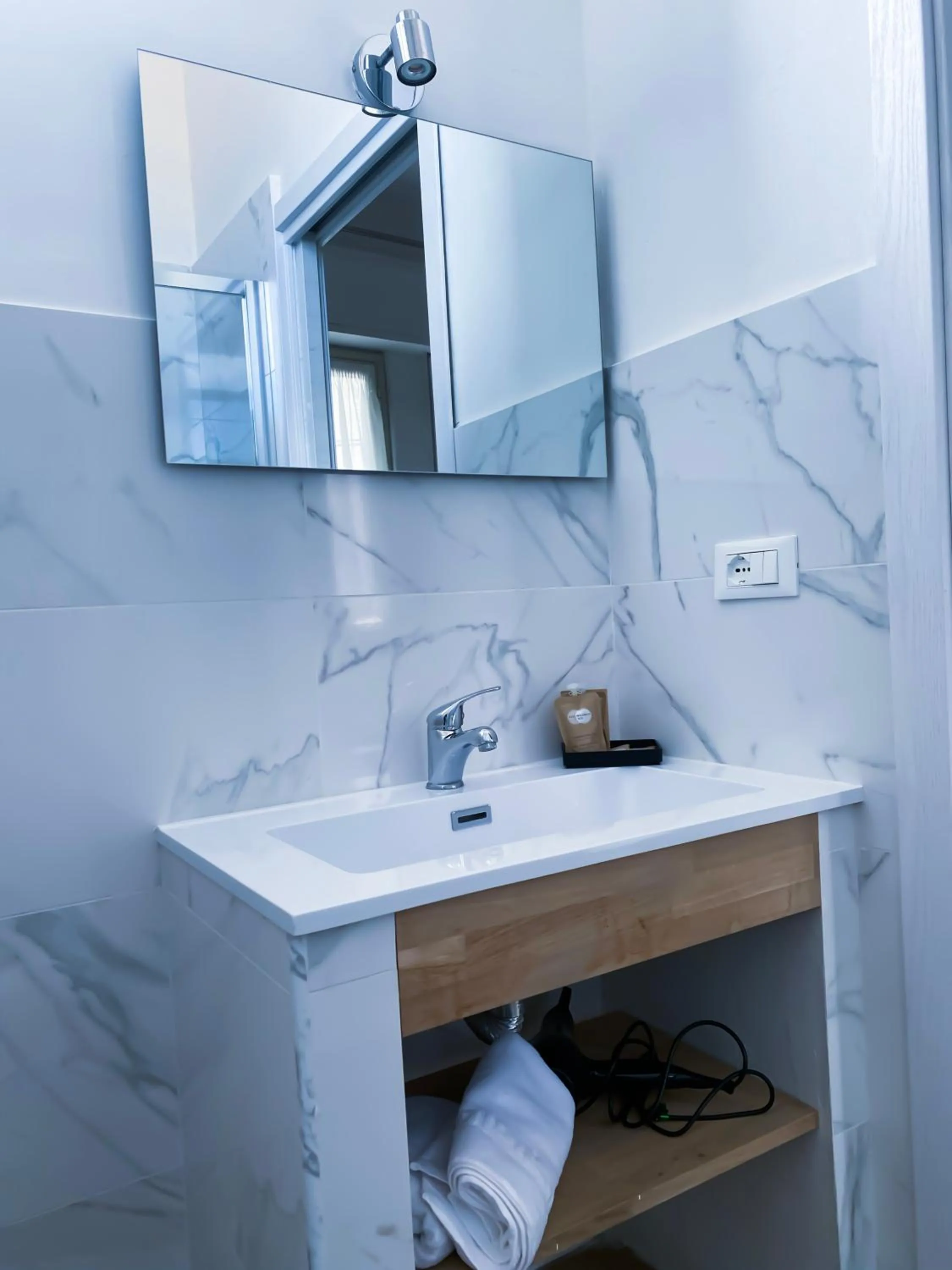 Bathroom in Leone Suite B&B & Restaurant AIC