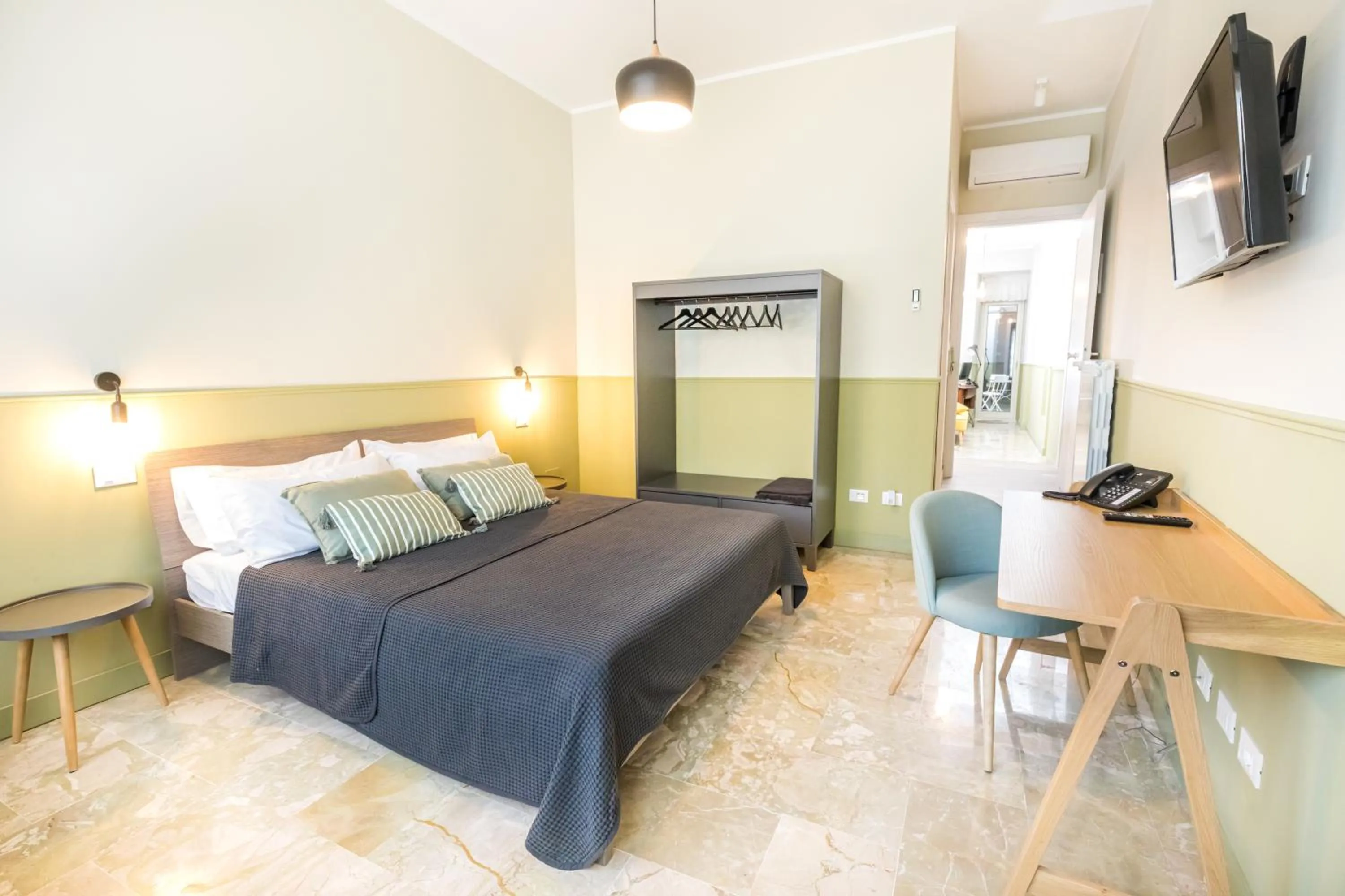 Bed in Leone Suite B&B & Restaurant AIC