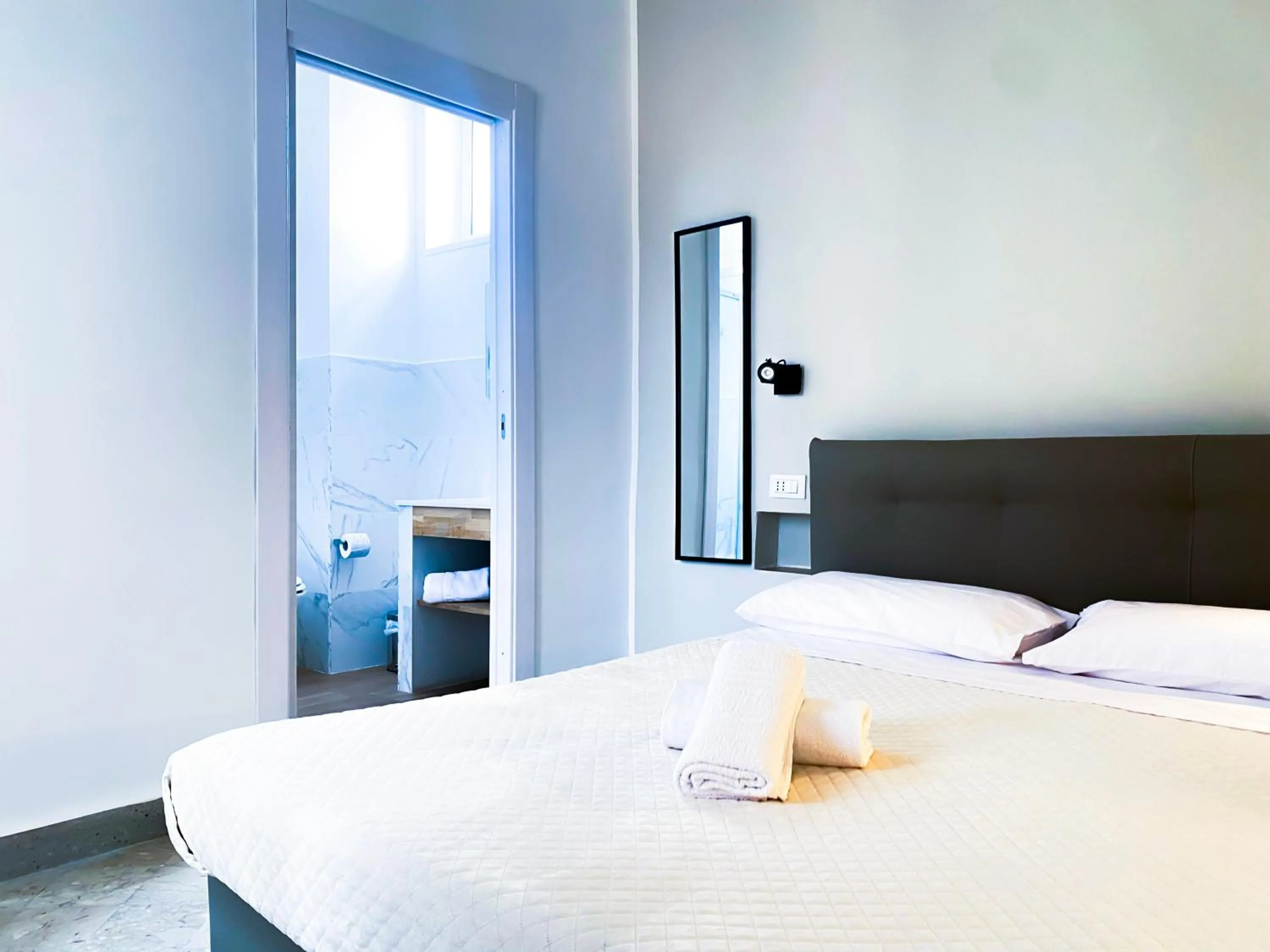 Bedroom, Bed in Leone Suite B&B & Restaurant AIC