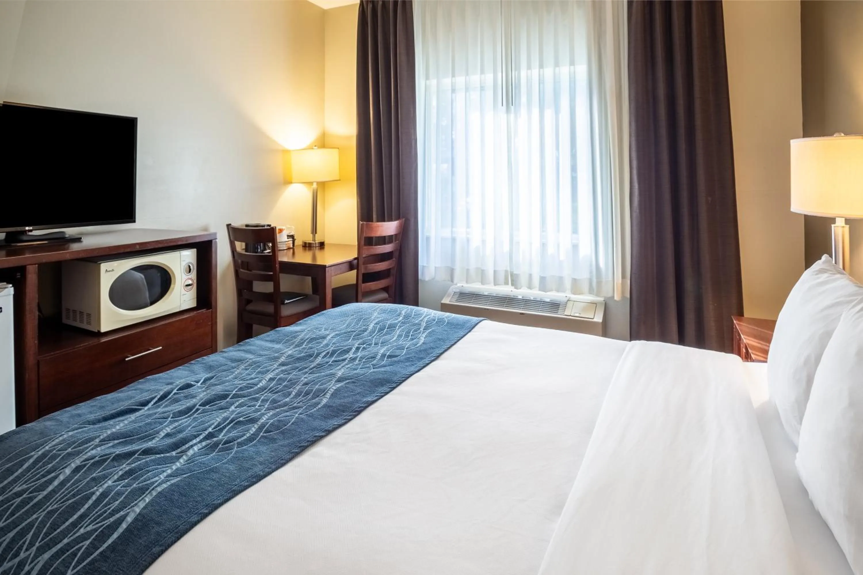 Bed in Comfort Inn Lacey - Olympia