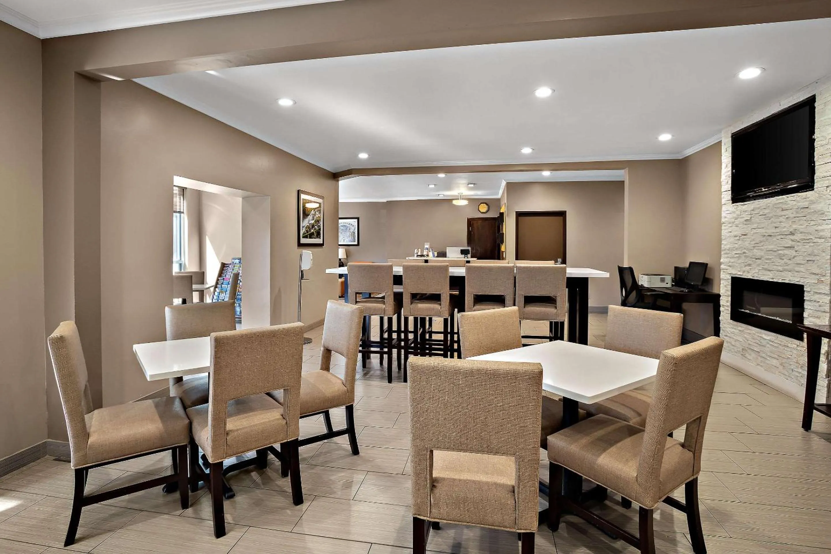 Breakfast in Comfort Inn Lacey - Olympia