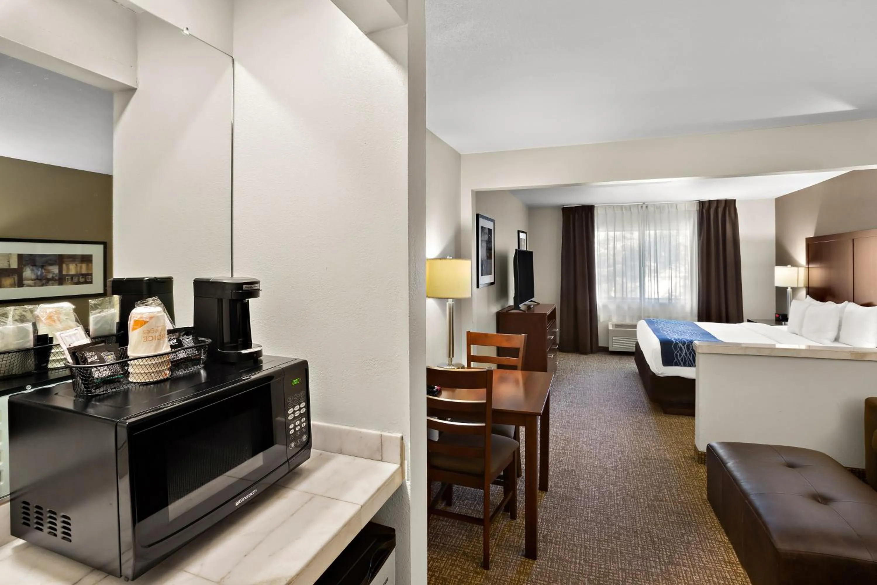 Bed in Comfort Inn Lacey - Olympia