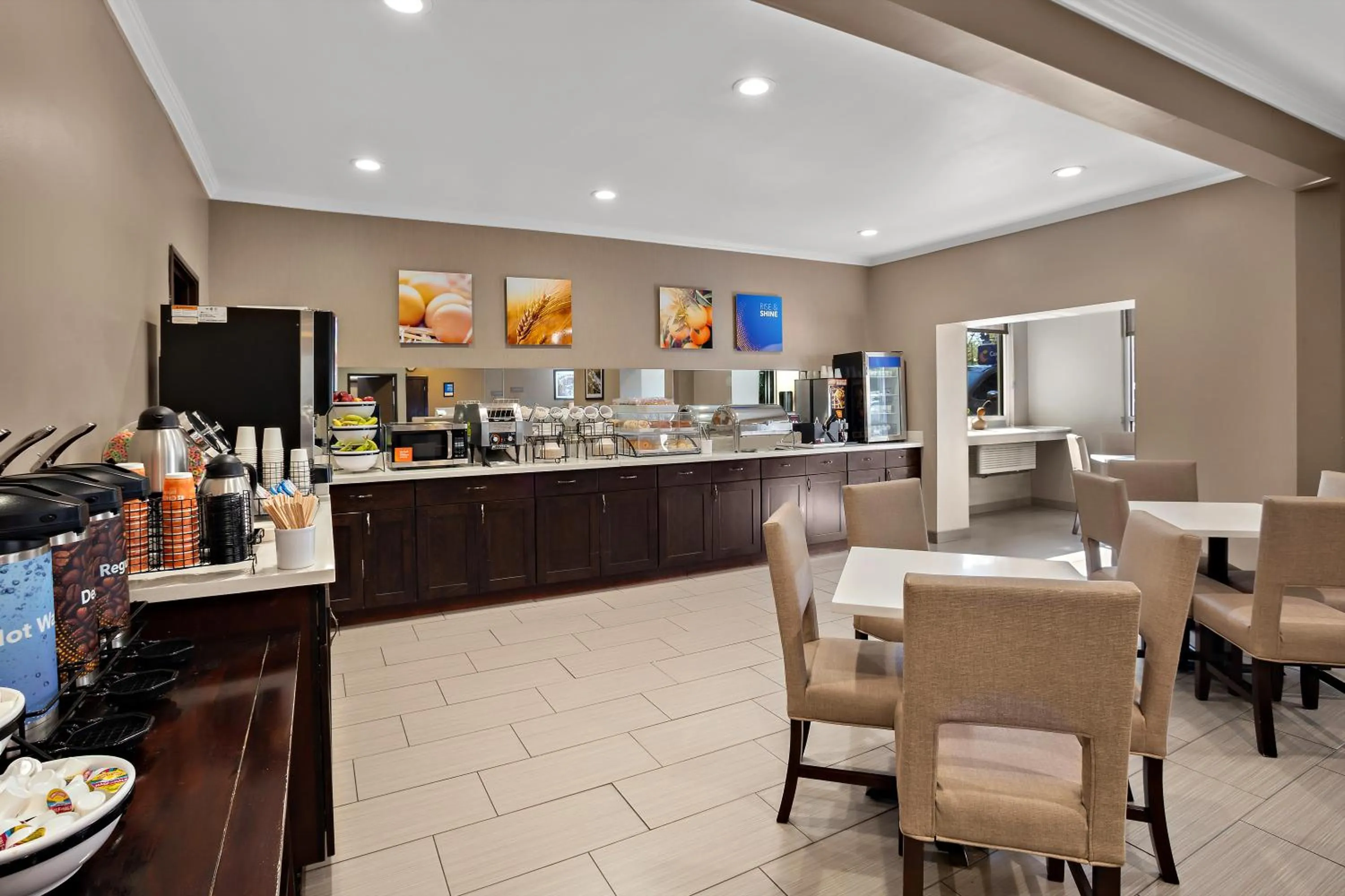 Restaurant/places to eat in Comfort Inn Lacey - Olympia