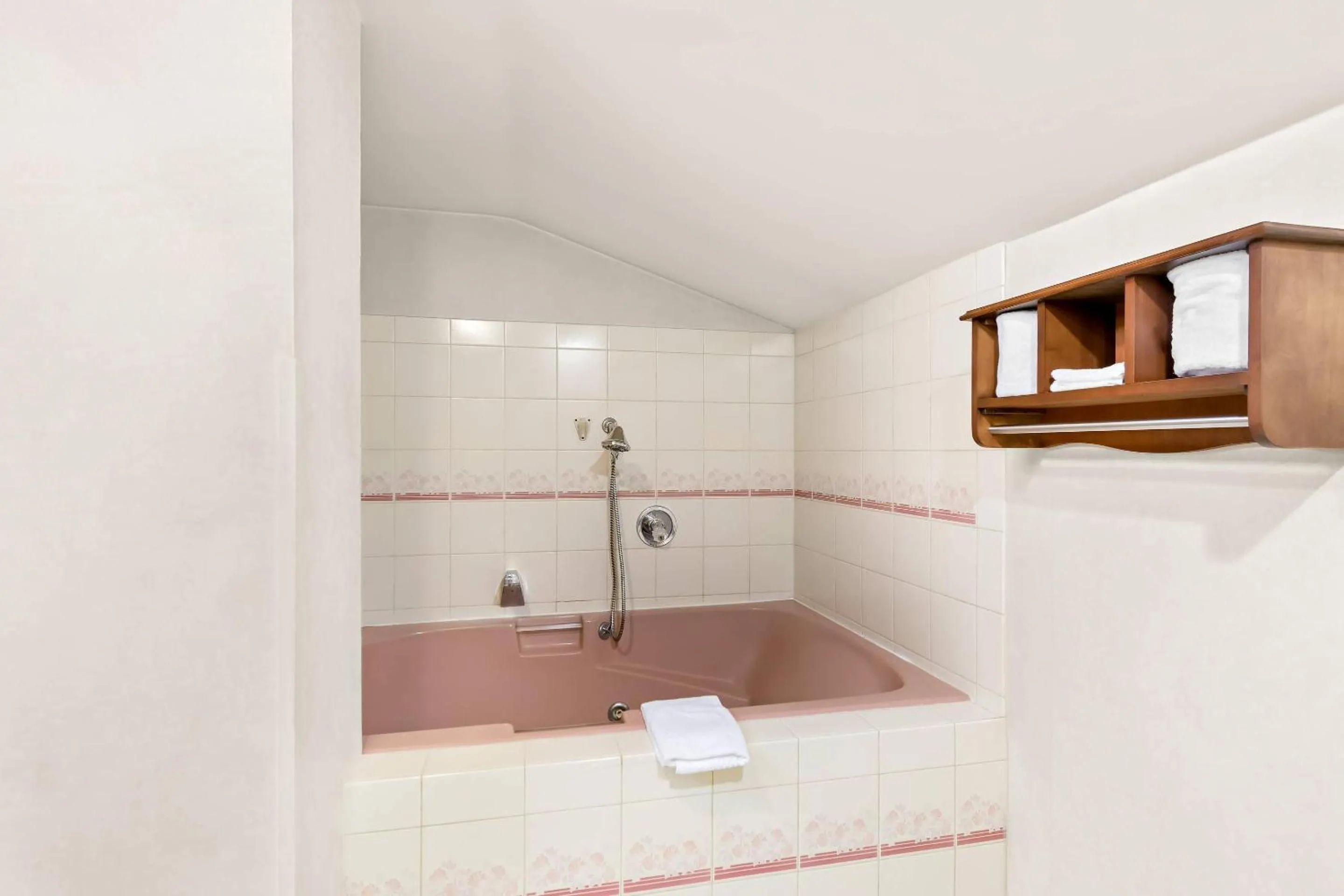 Bedroom in Quality Inn Mount Vernon