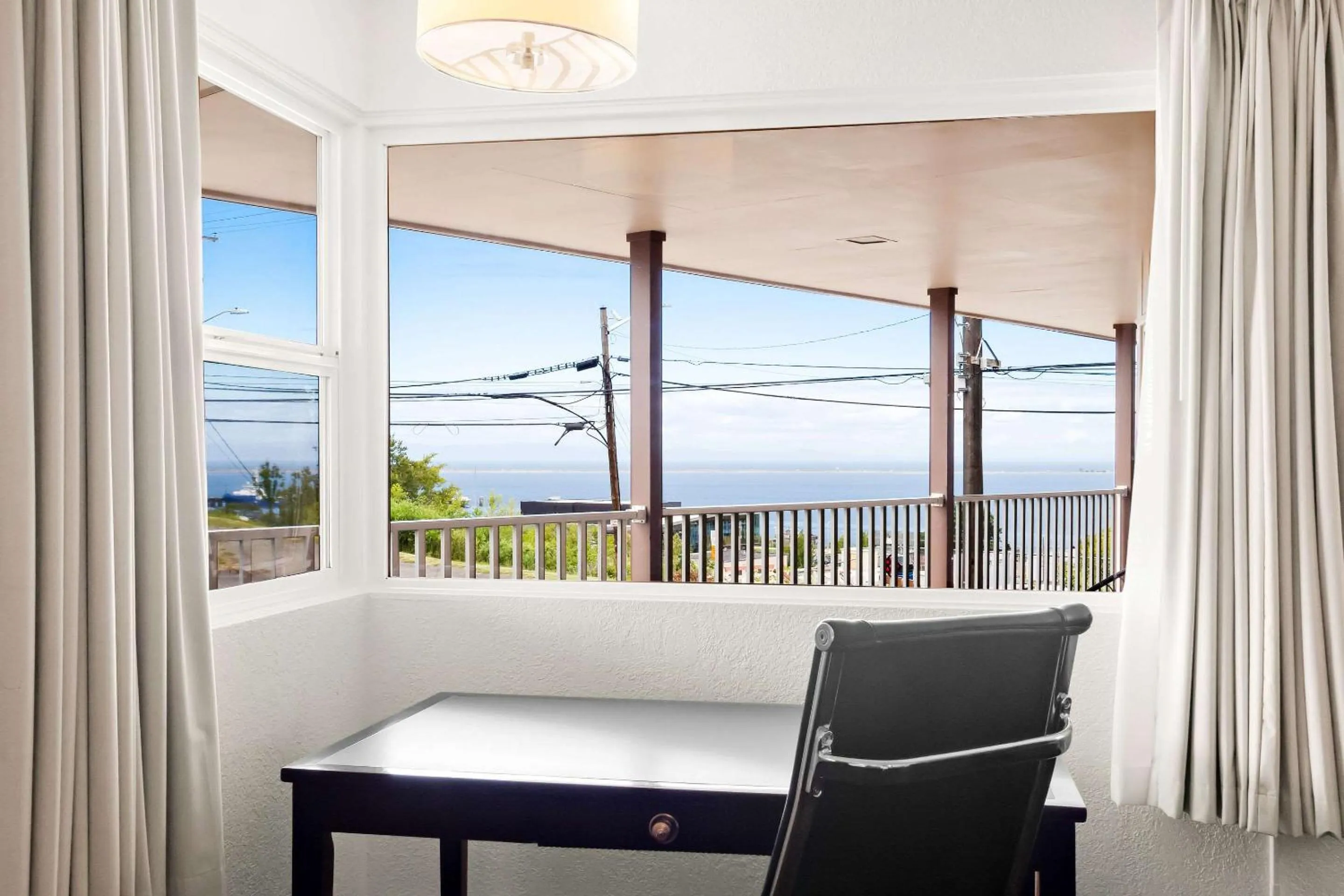 Bedroom in Quality Inn Port Angeles - near Olympic National Park