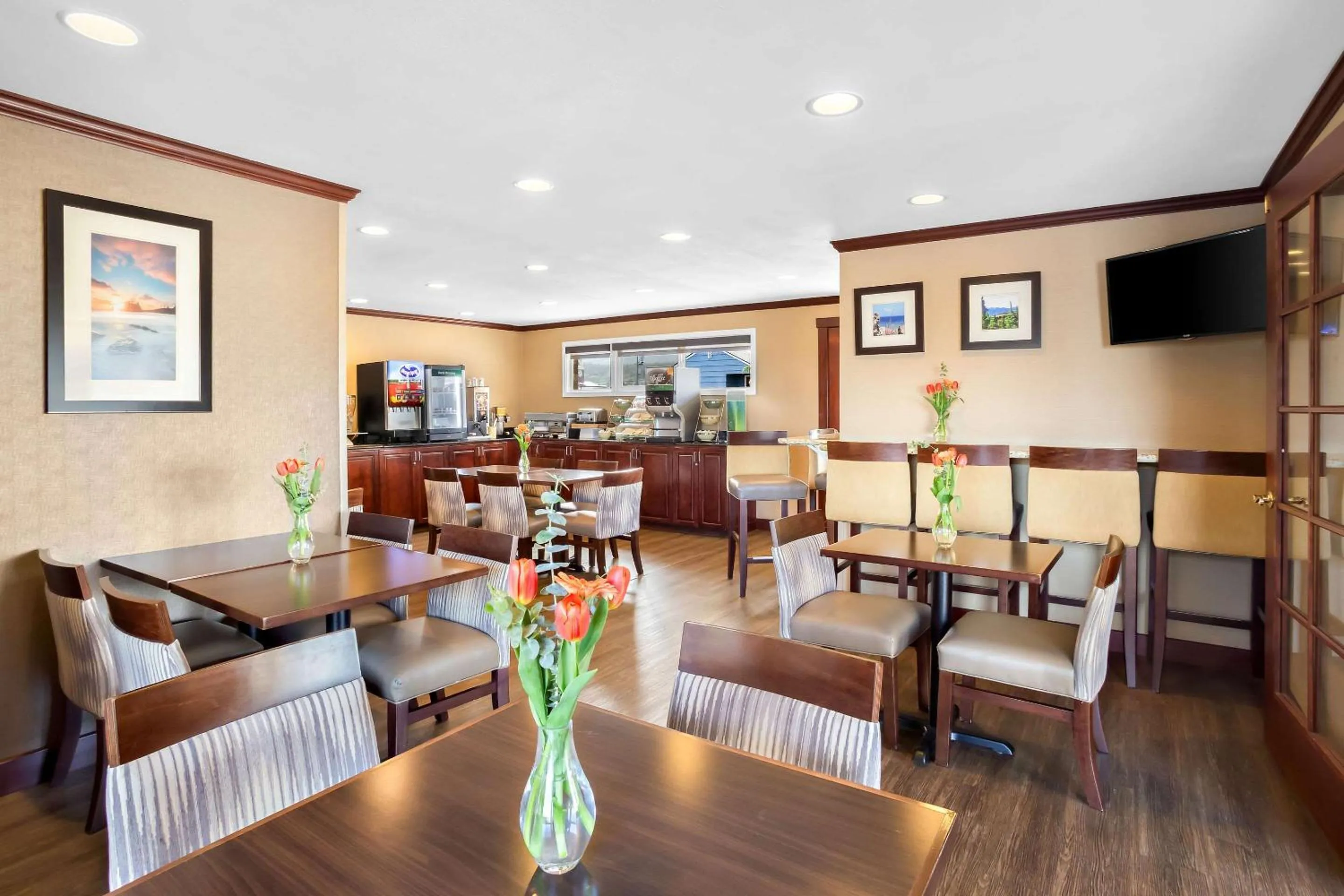 Breakfast in Quality Inn Port Angeles - near Olympic National Park