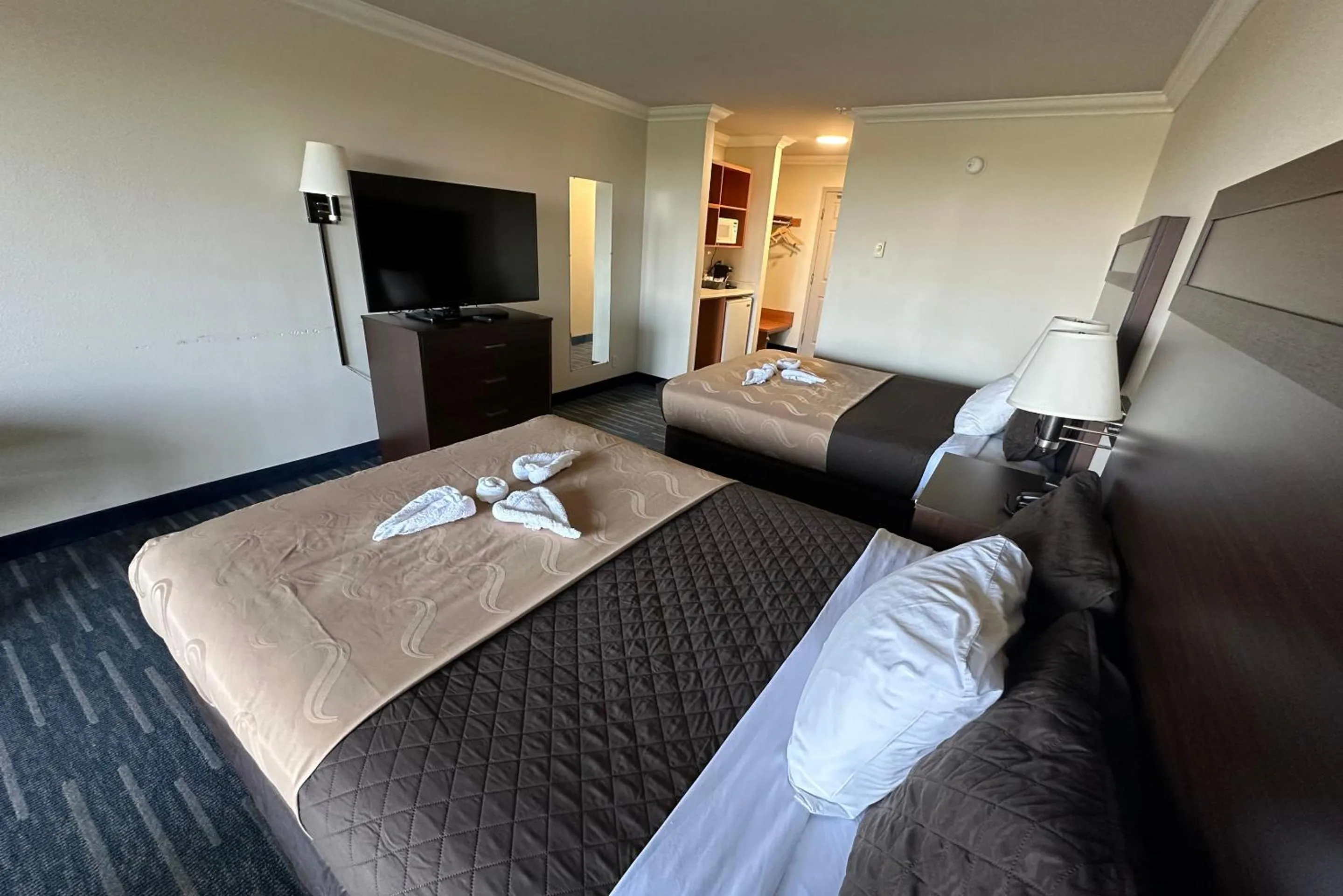 Bed in Ocean Paradise Hotel & Resort