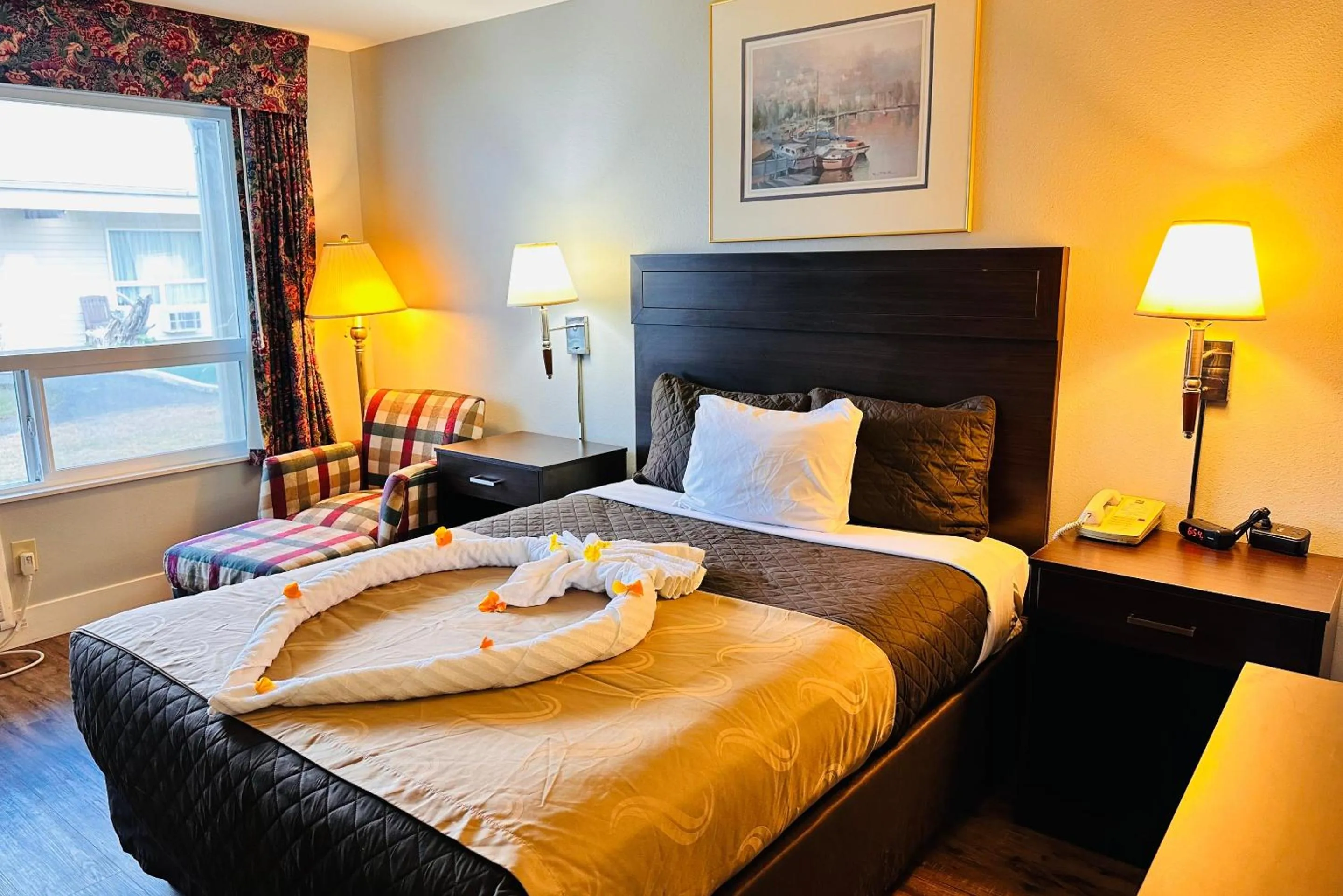 Bed in Ocean Paradise Hotel & Resort