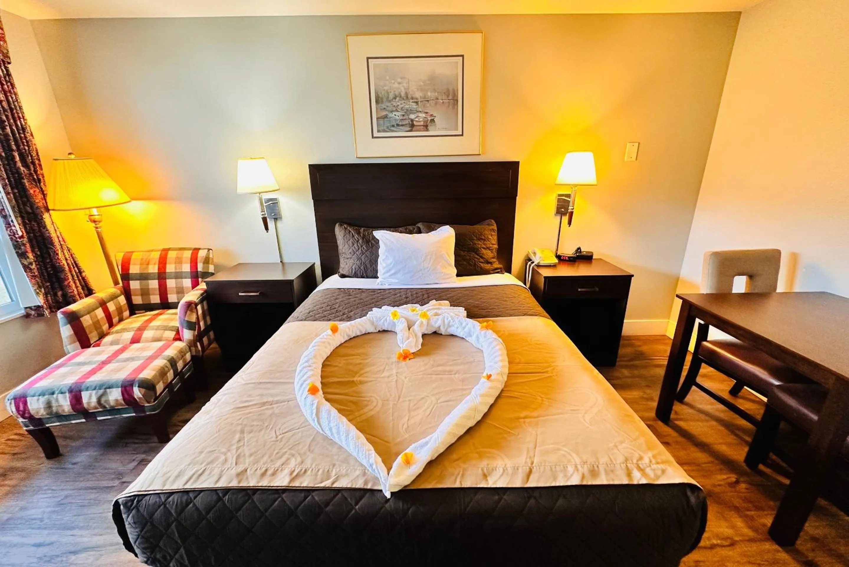 Bed in Ocean Paradise Hotel & Resort