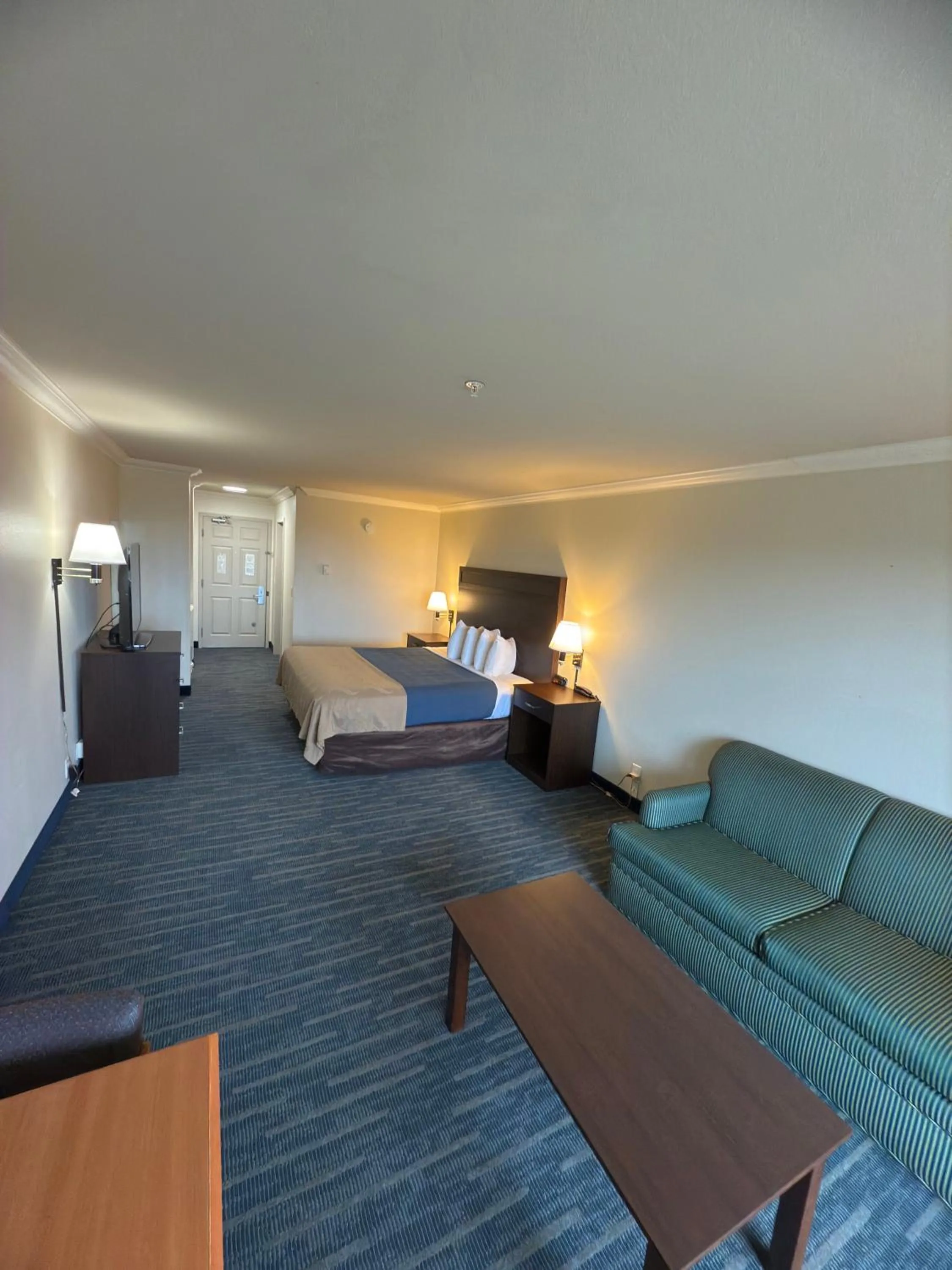 Bed in Ocean Paradise Hotel & Resort