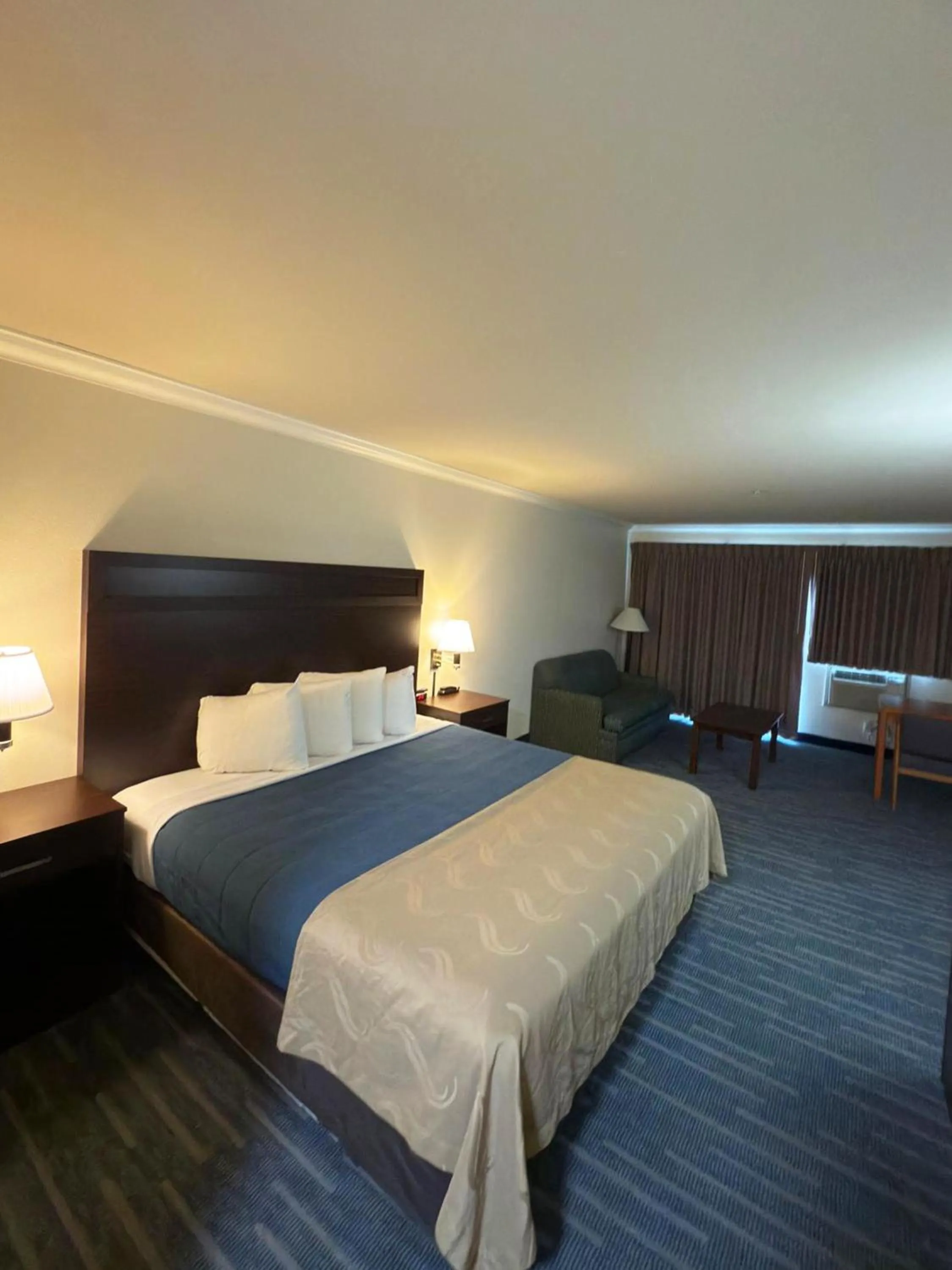 Superior King Suite in Ocean Paradise Hotel & Resort