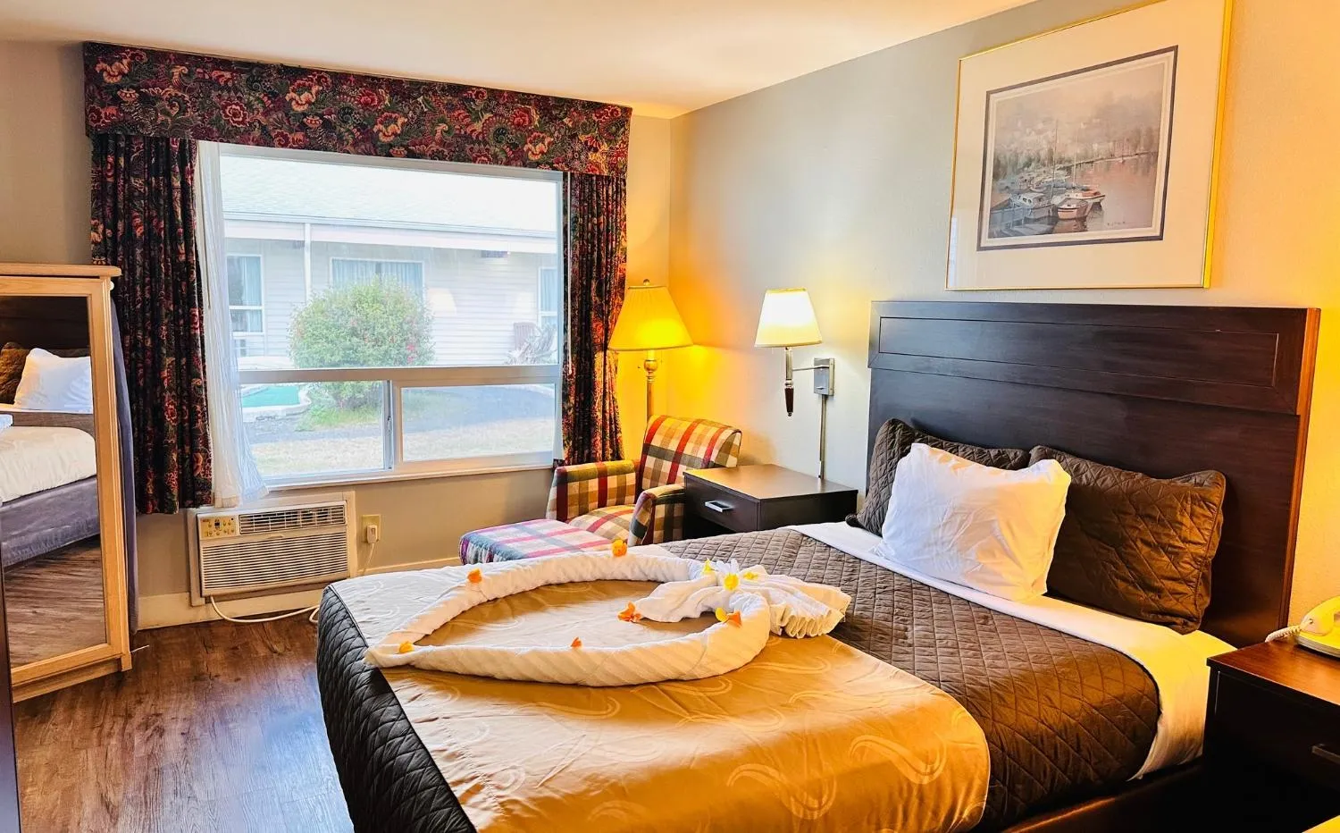 Bed in Ocean Paradise Hotel & Resort