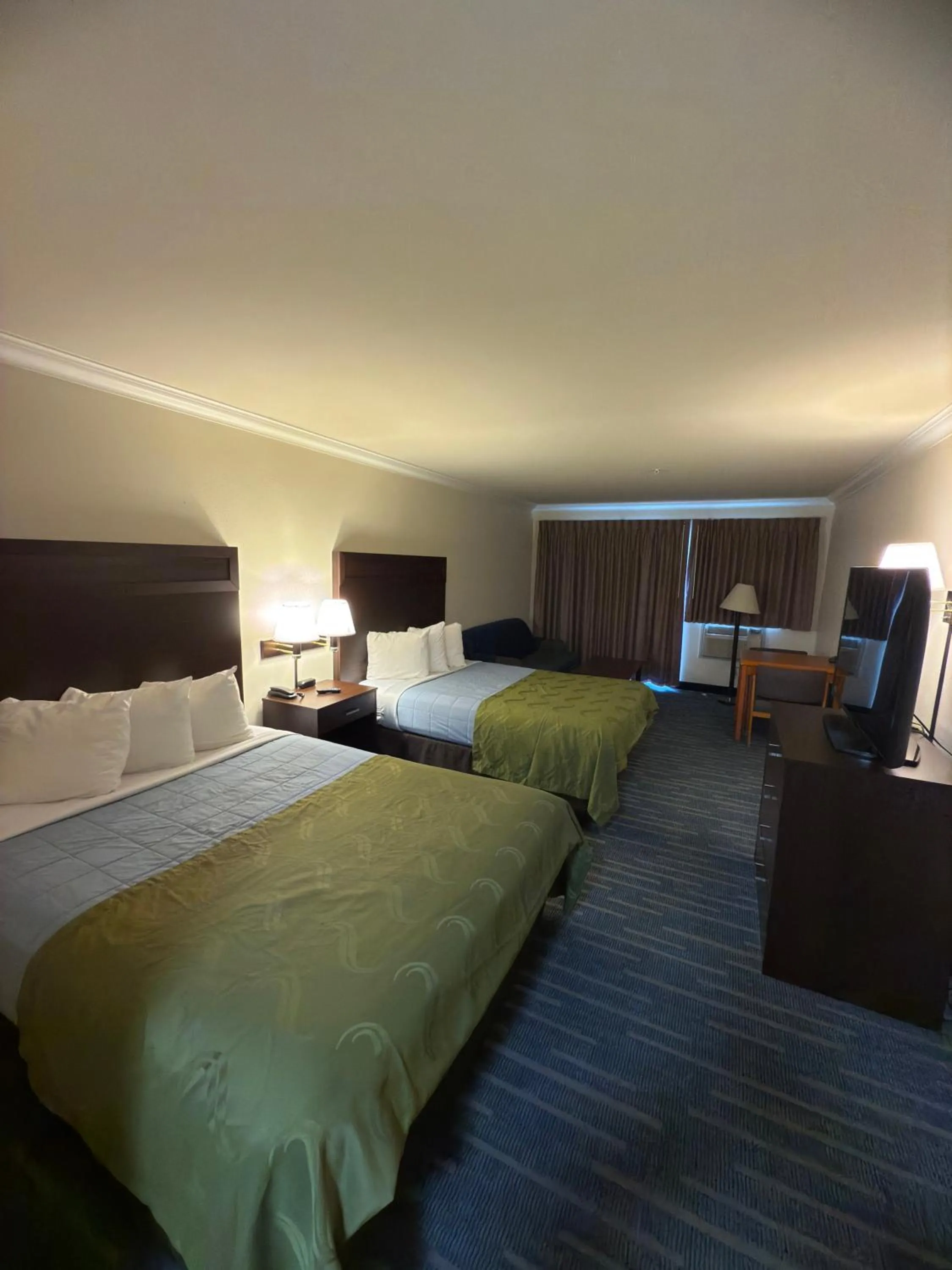 Bed in Ocean Paradise Hotel & Resort