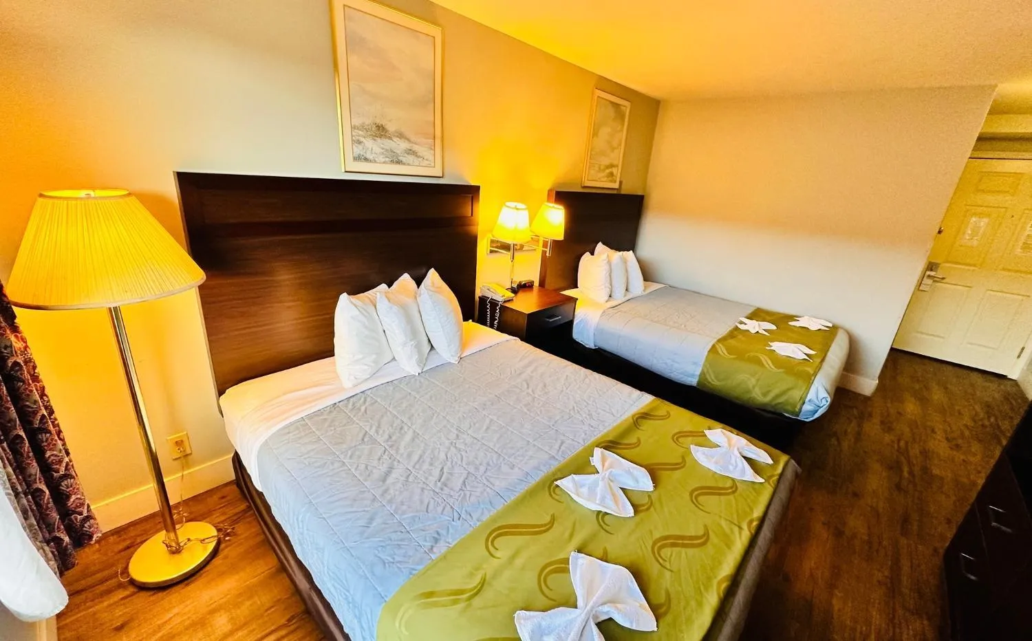 Bed in Ocean Paradise Hotel & Resort