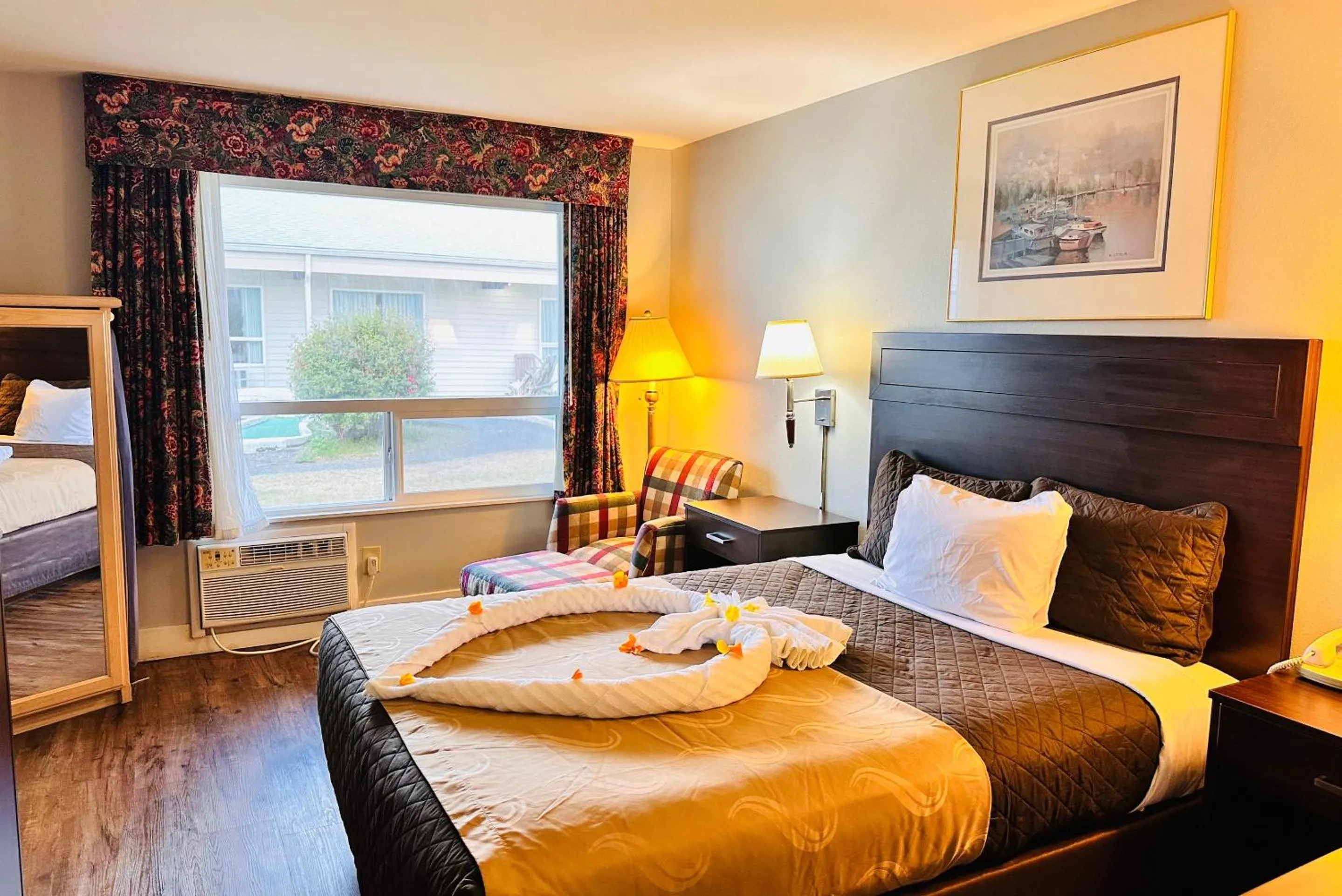 Bed in Ocean Paradise Hotel & Resort