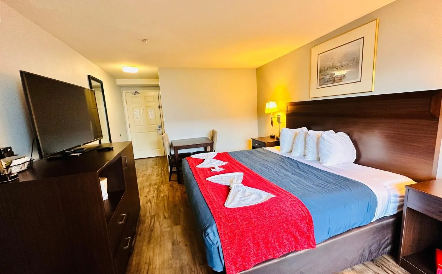 Bed in Ocean Paradise Hotel & Resort