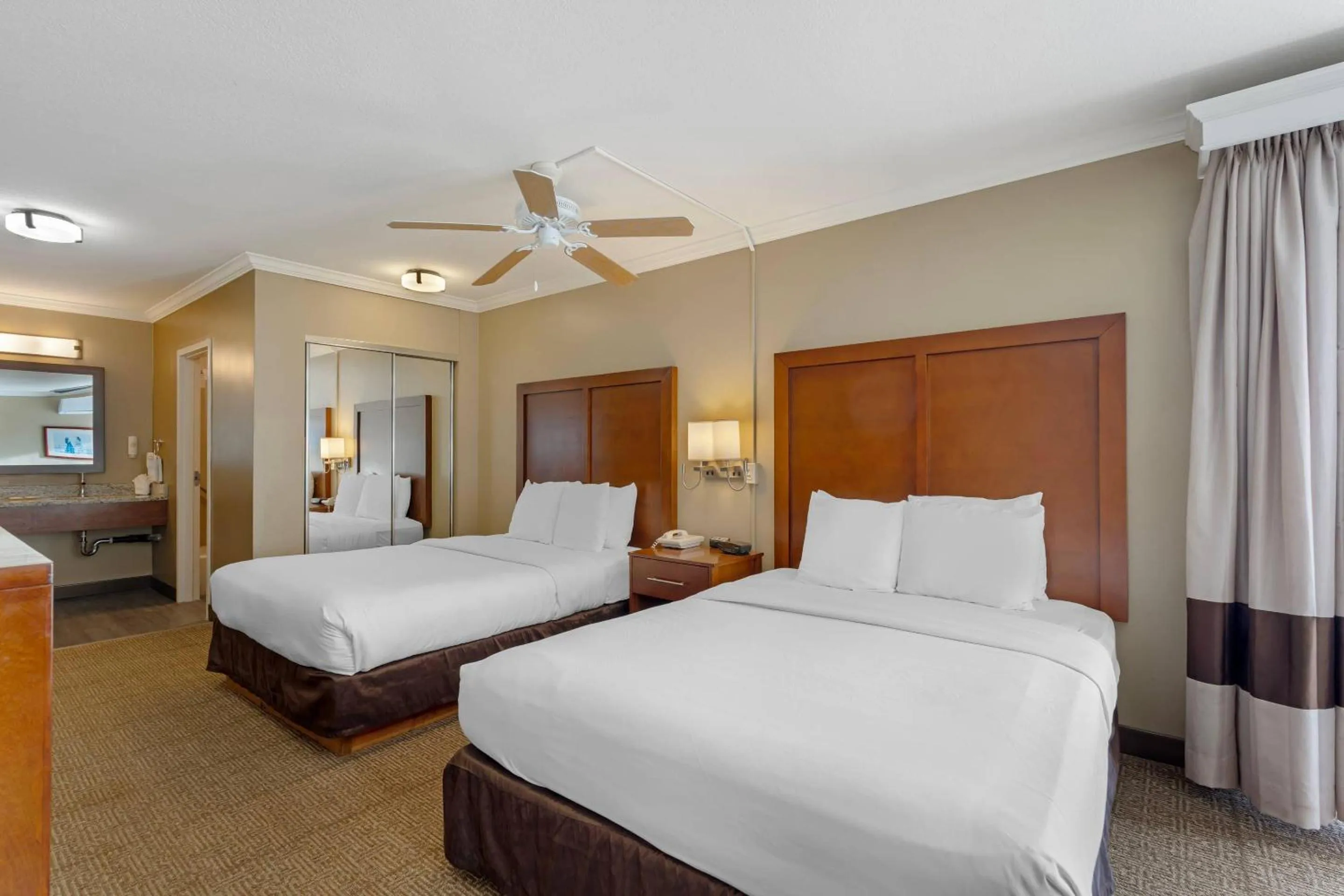 Bedroom, Bed in Comfort Inn & Suites Ocean Shores