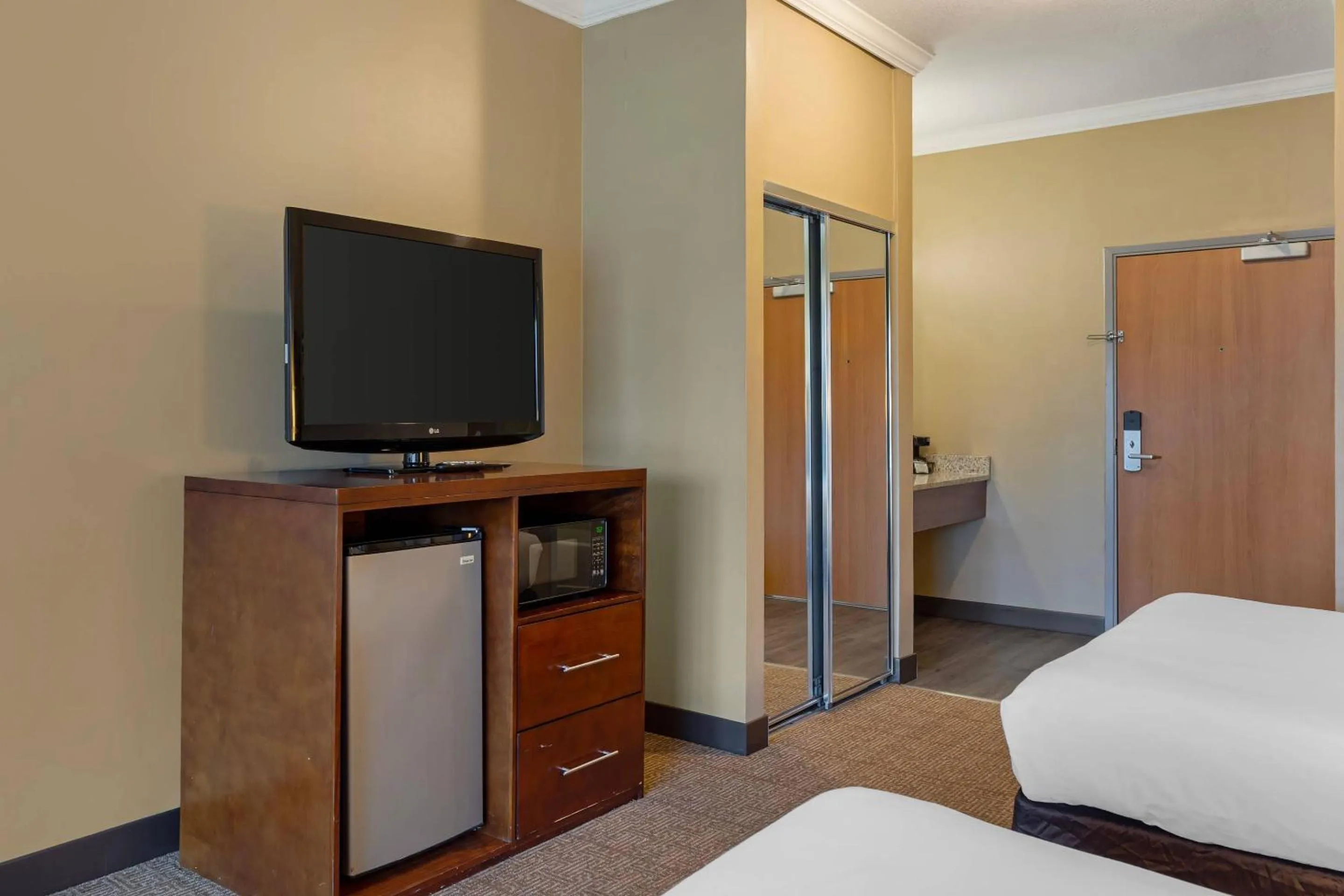 Bedroom, Bed in Comfort Inn & Suites Ocean Shores