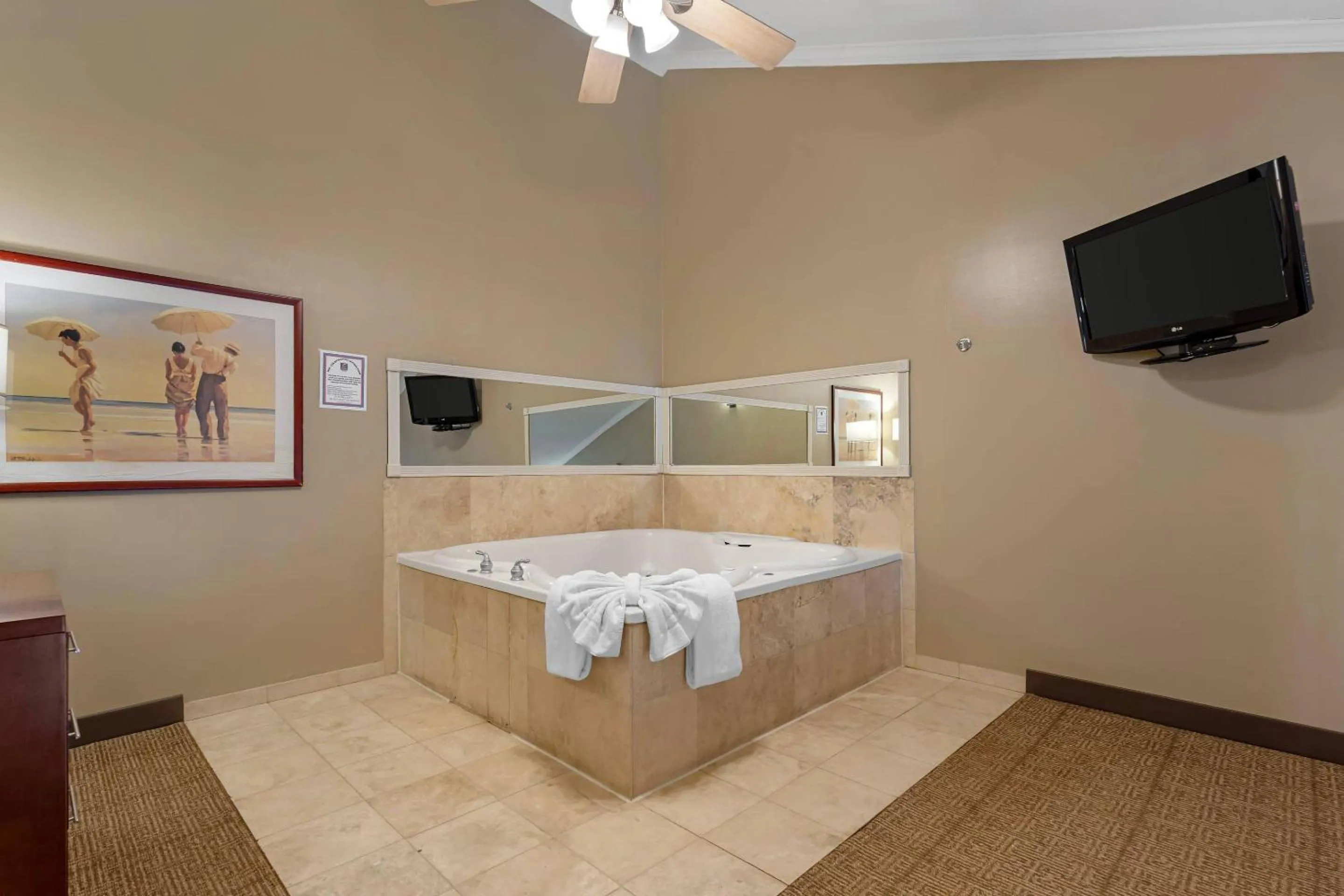 Bedroom, Bed in Comfort Inn & Suites Ocean Shores