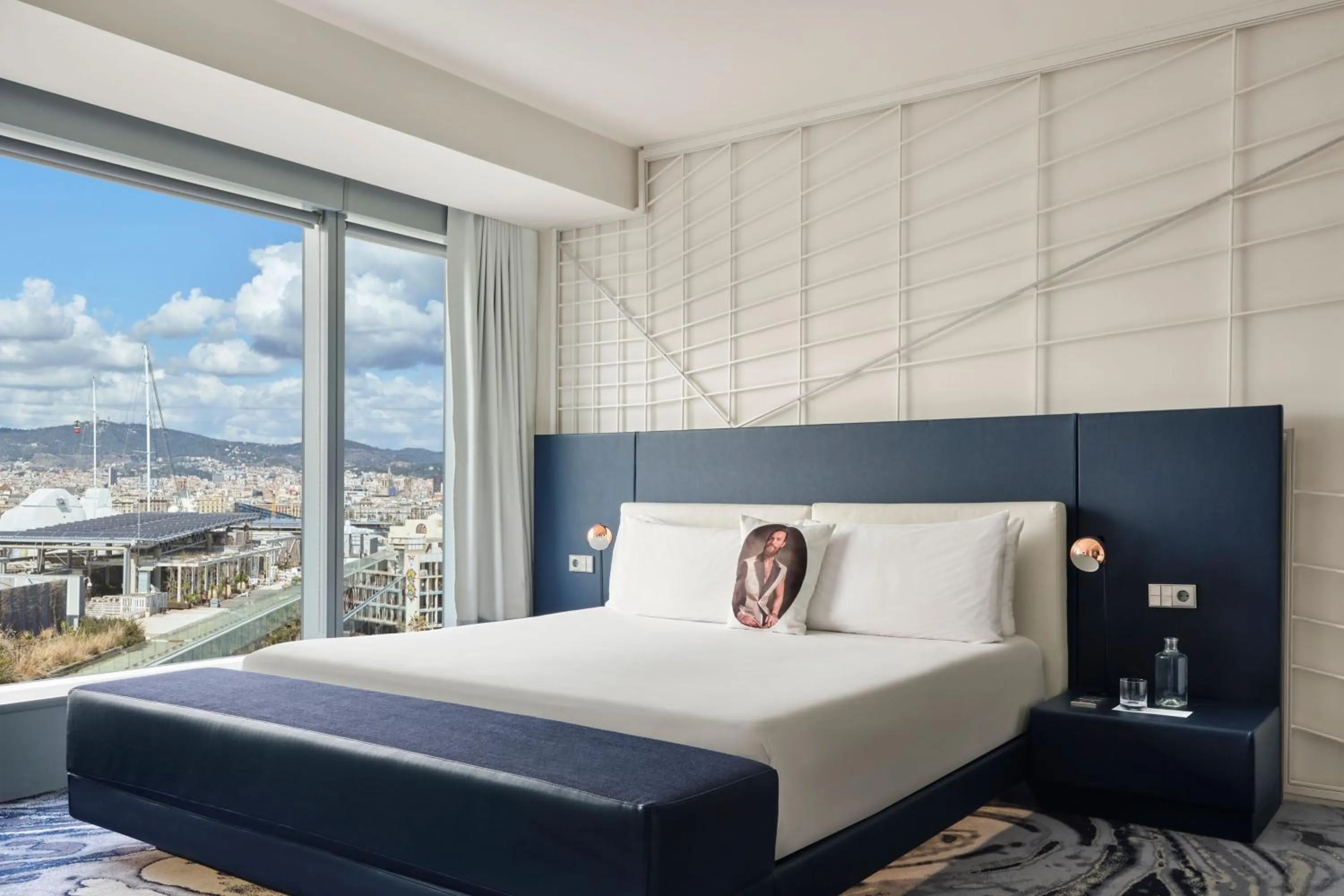 Photo of the whole room, Bed in W Barcelona