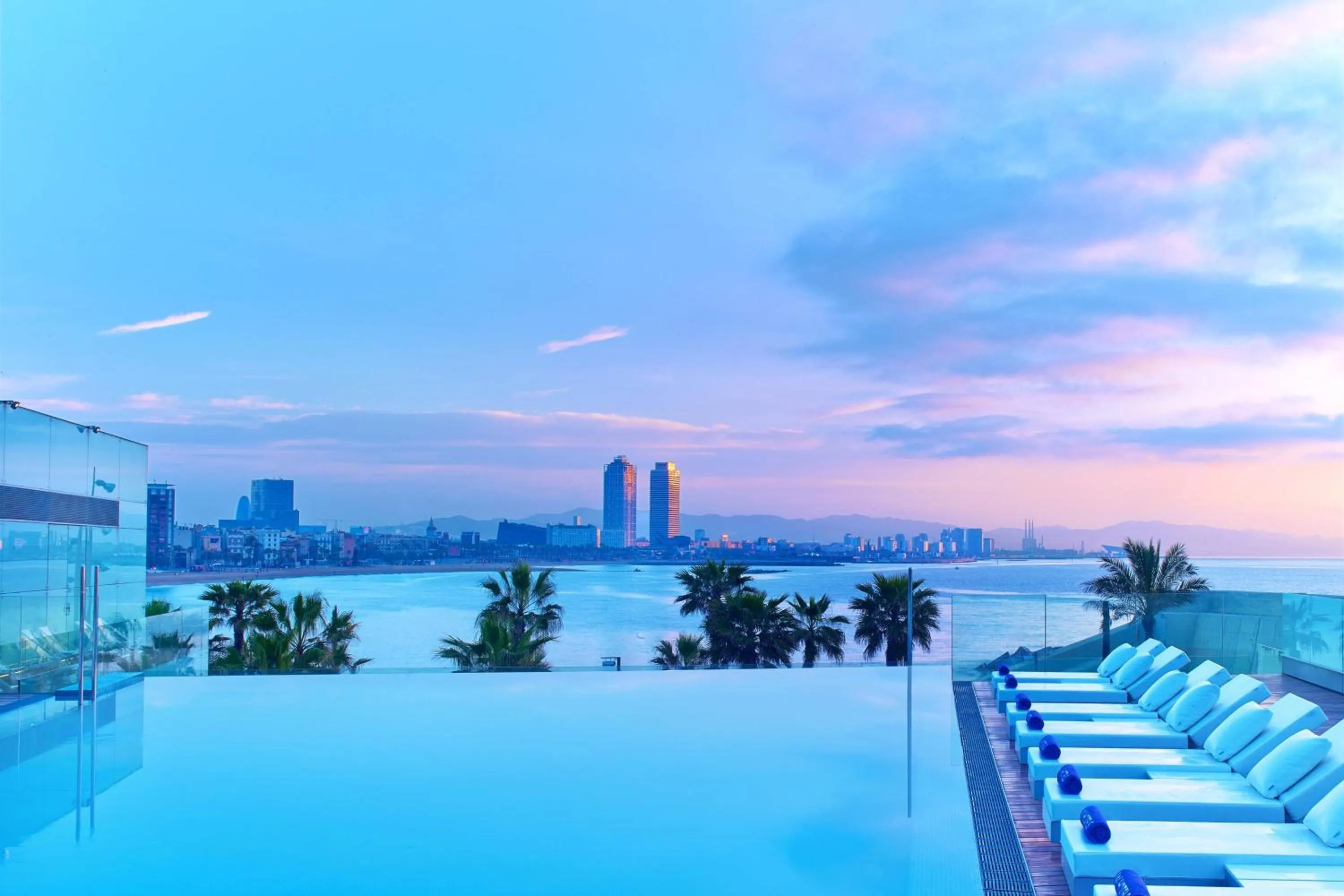 Area and facilities in W Barcelona