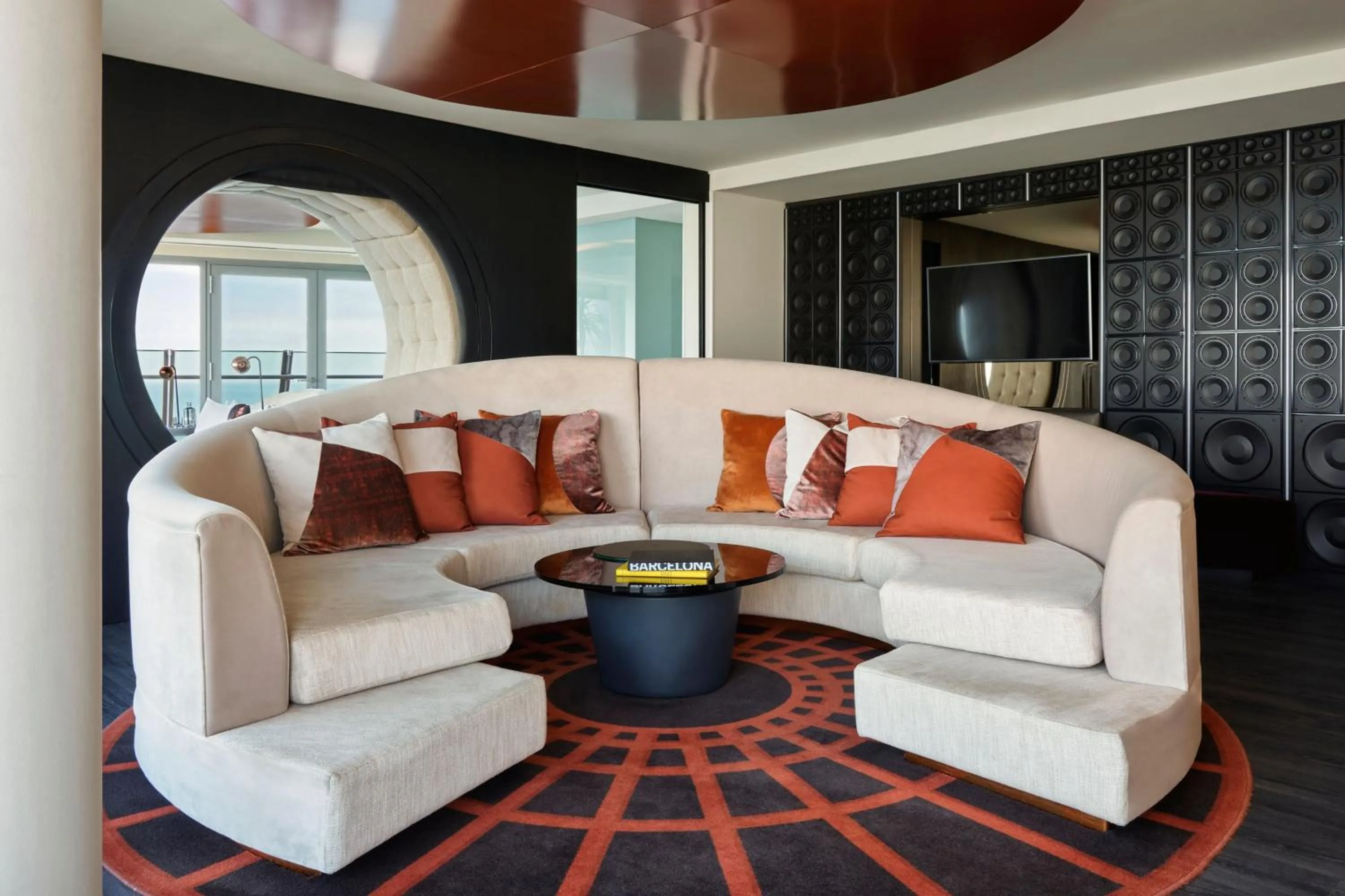 Photo of the whole room in W Barcelona