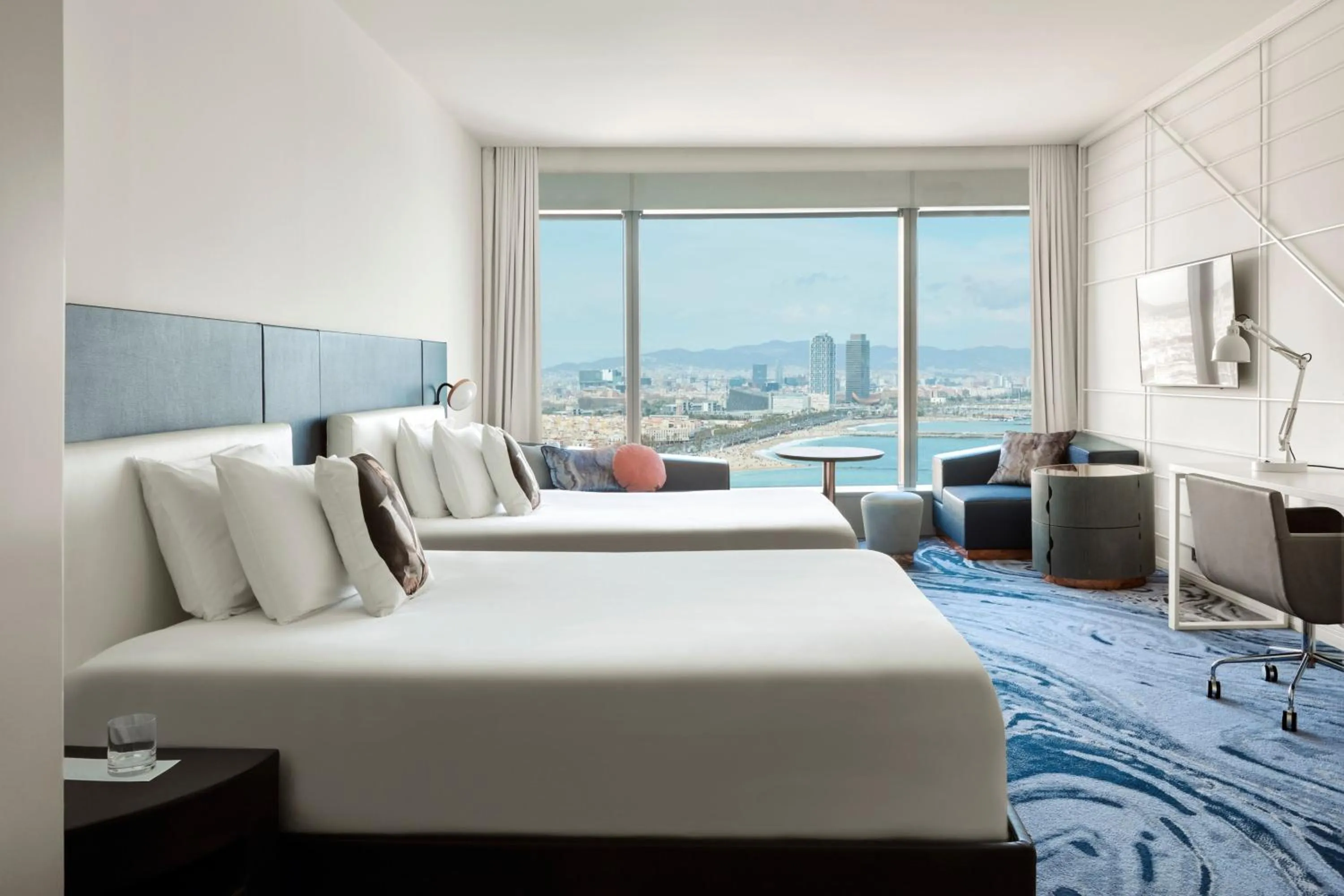 Photo of the whole room, Bed in W Barcelona