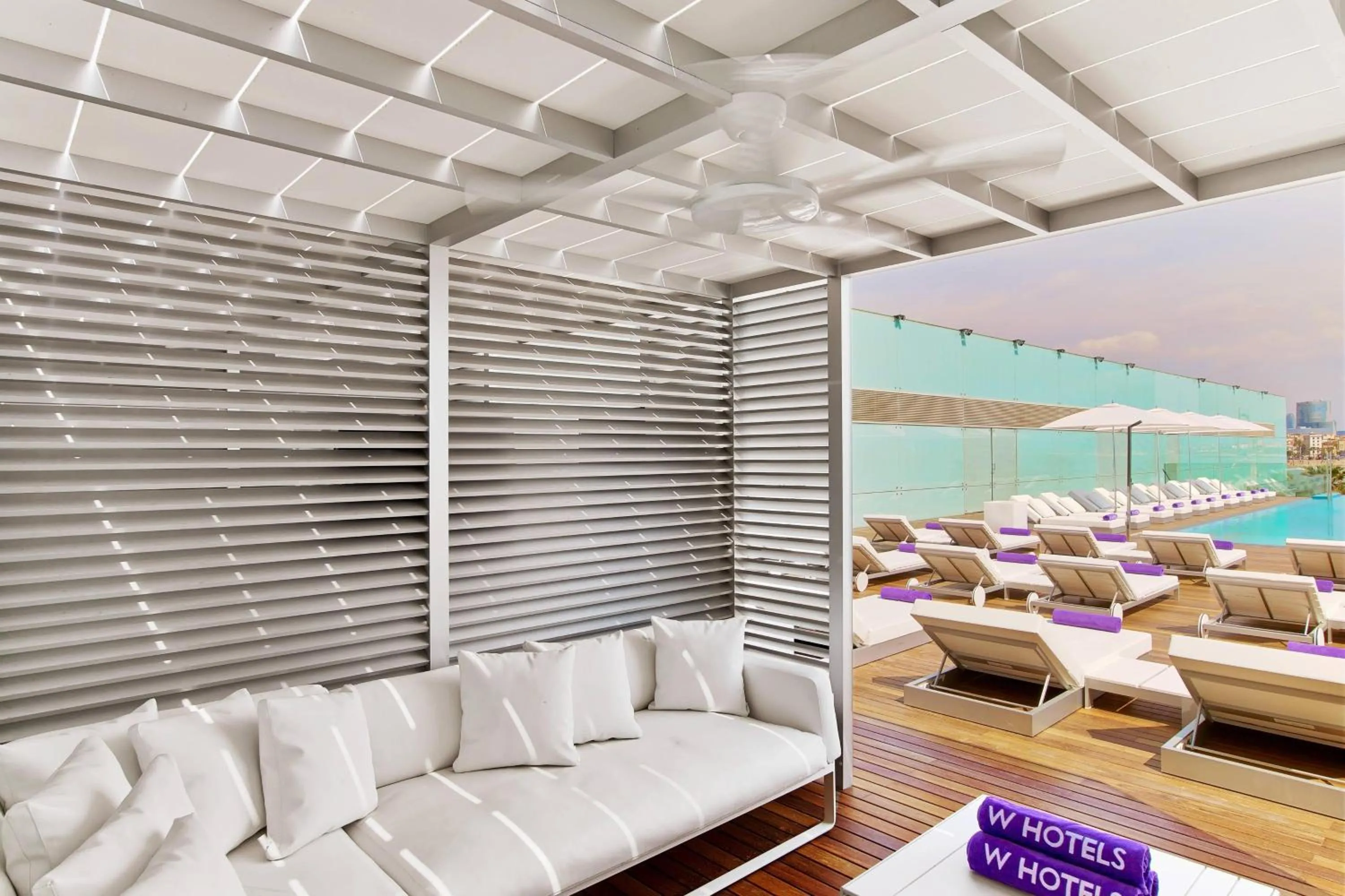 Area and facilities in W Barcelona