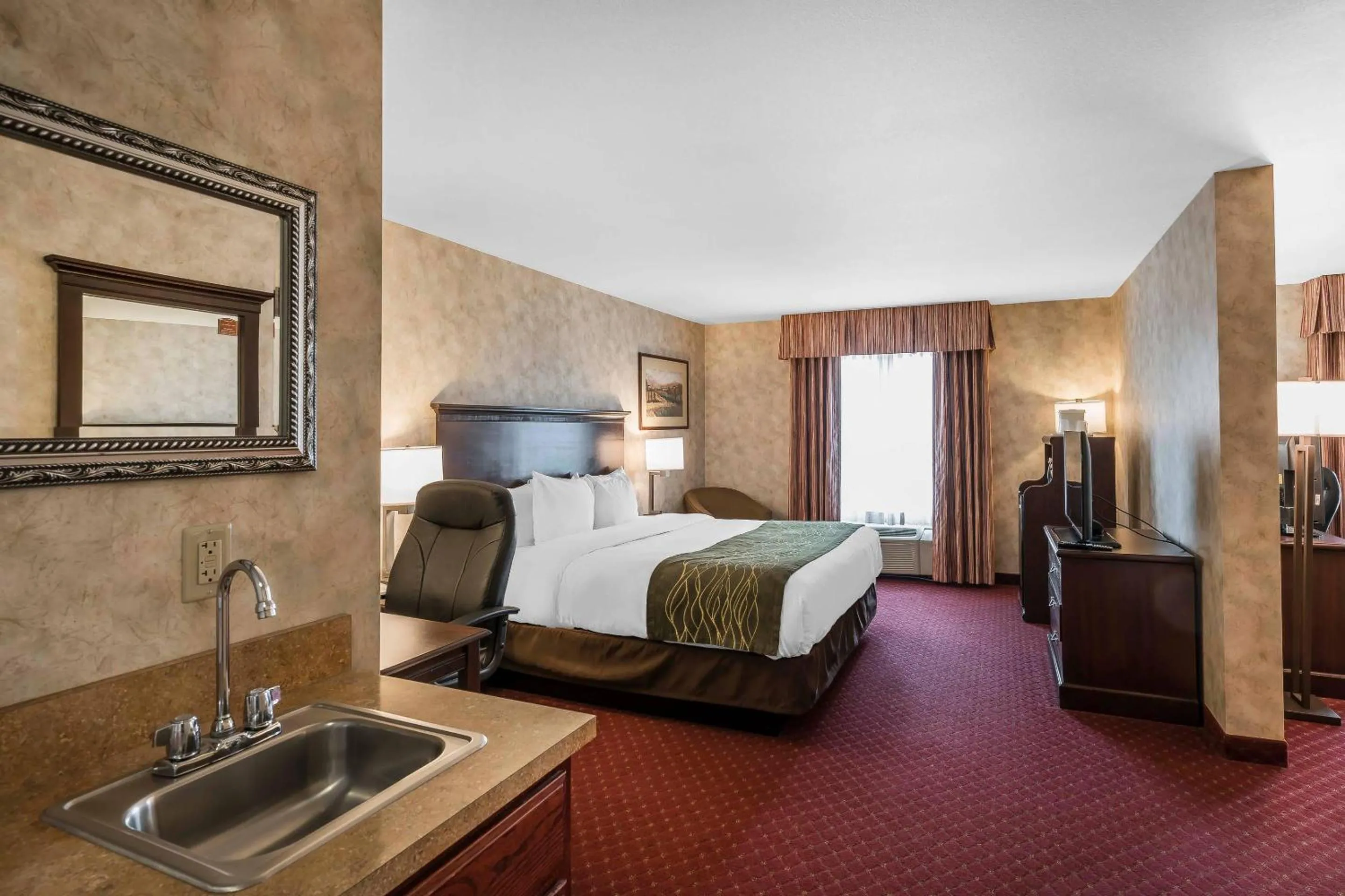 Bedroom, Bed in Comfort Inn & Suites Walla Walla