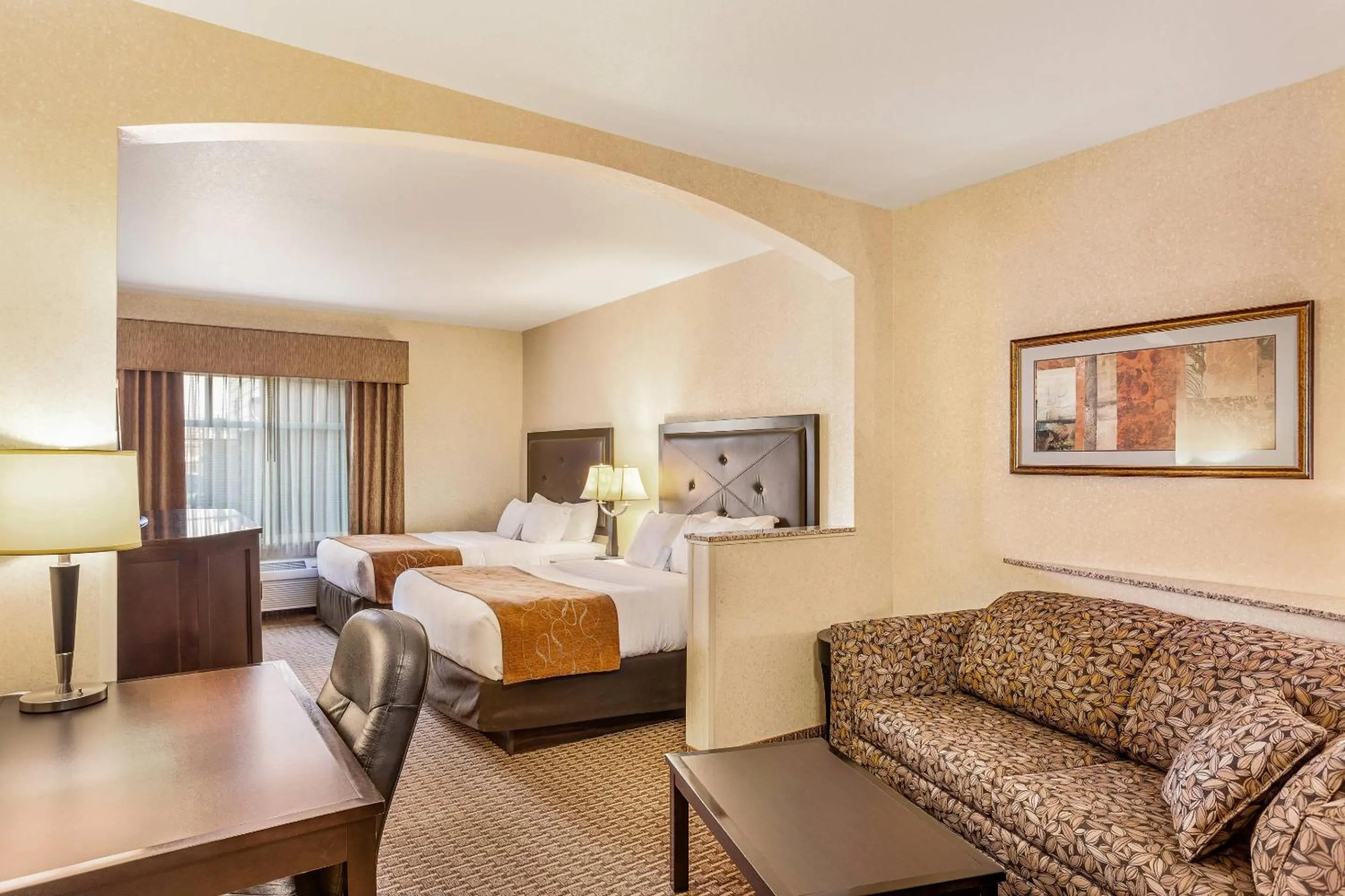 Bedroom, Bed in Comfort Suites Moses Lake